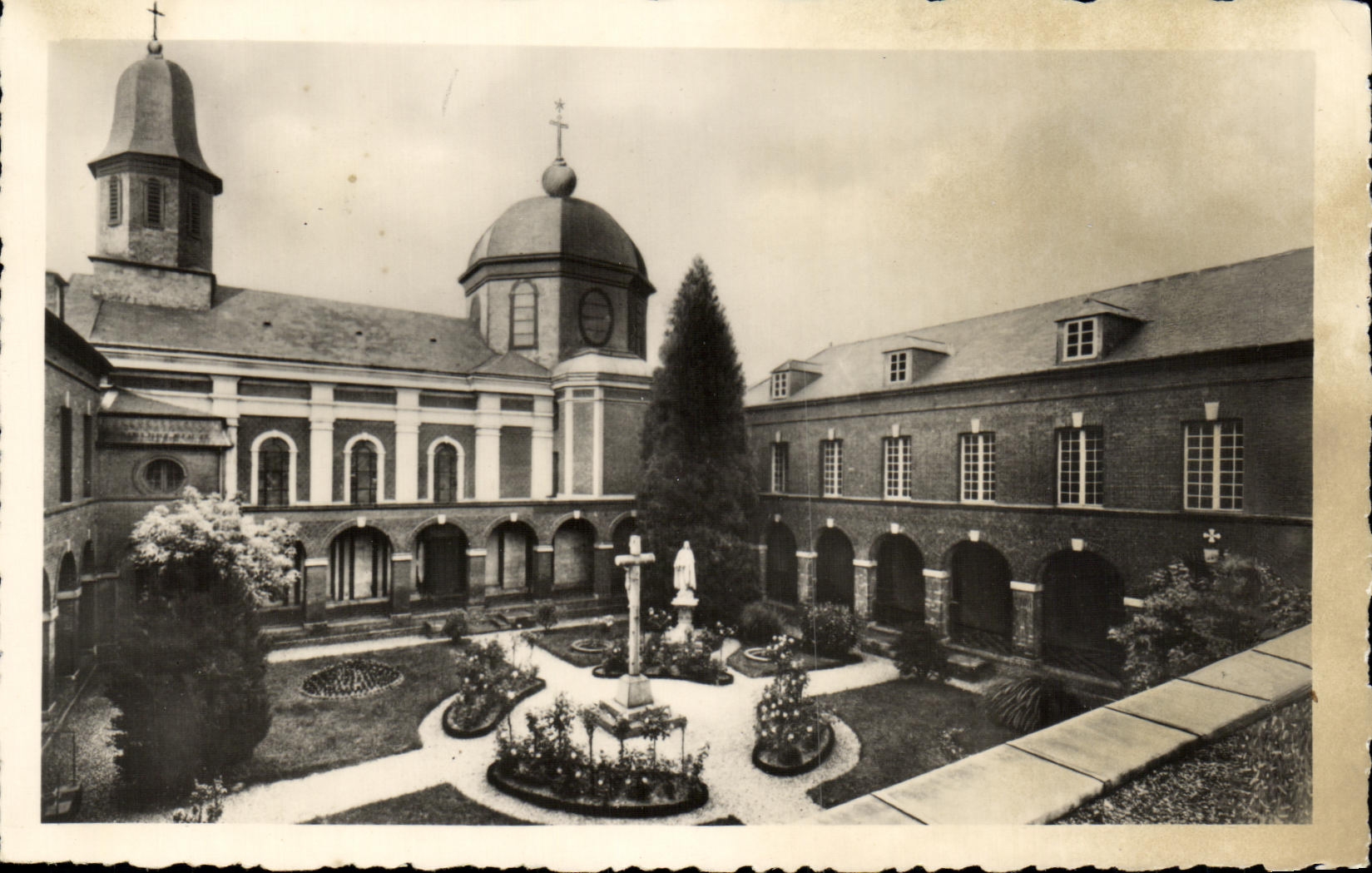 CPA Le Preau du Carmel de Lisieux vu de la terrasse