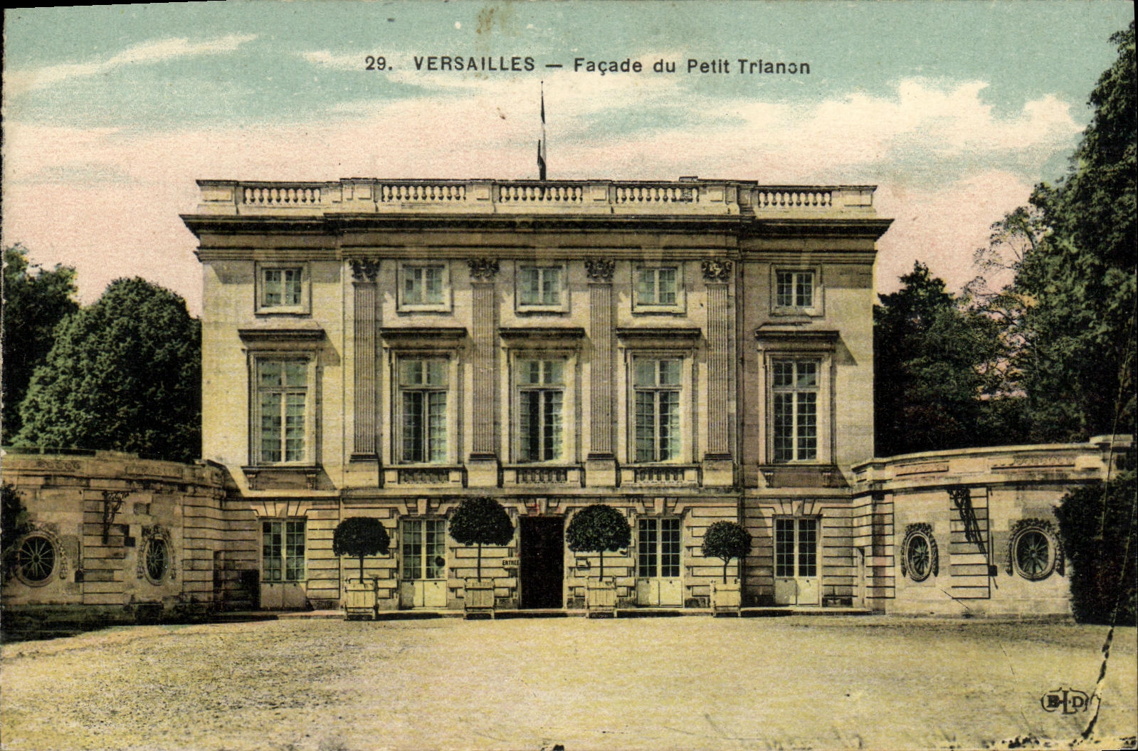 Versailles — Façade du Petit Trianon — B.P.I. n°29
