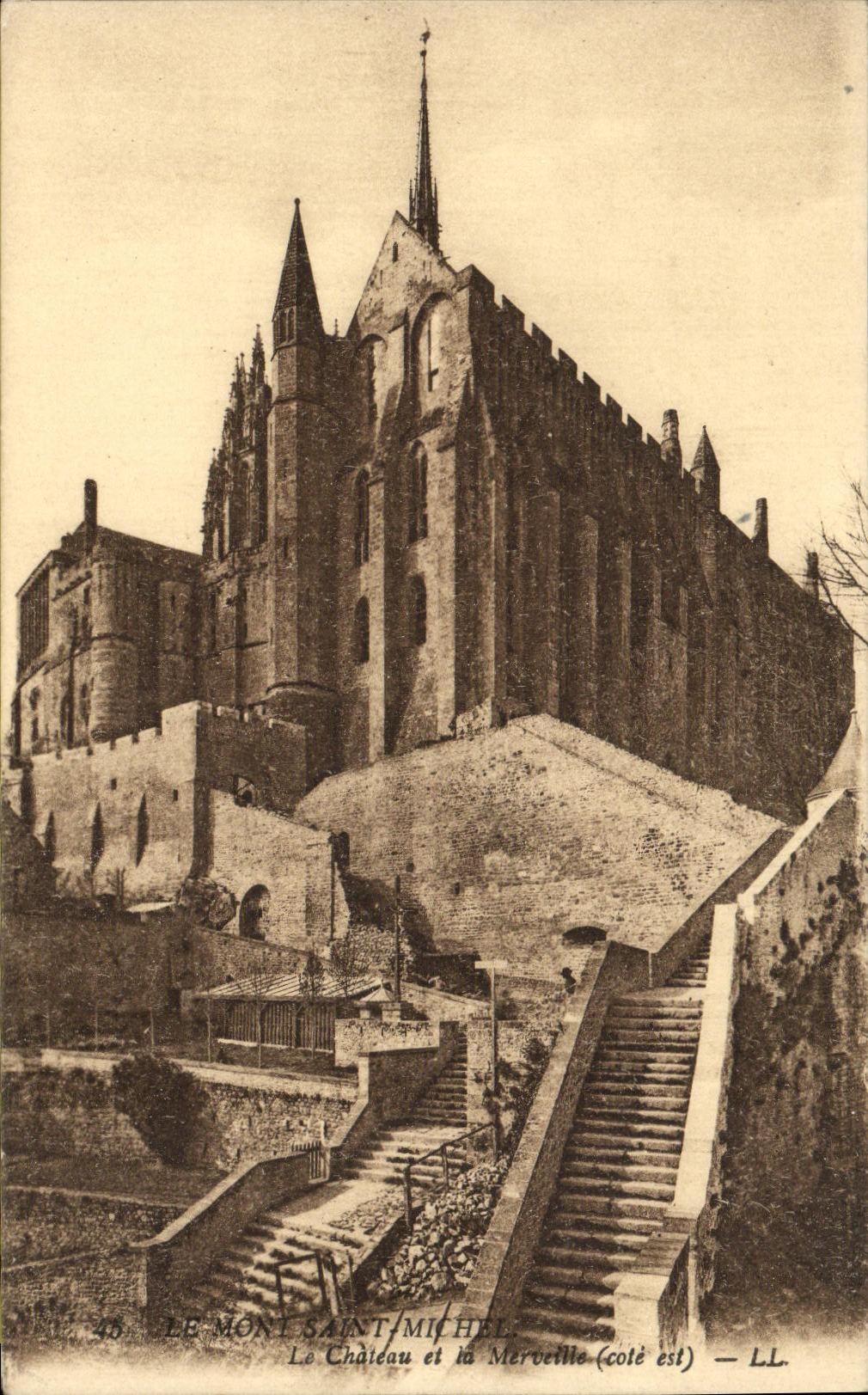 Le Mont Saint-Michel — Le Château et la Merveille (côté est) — LL