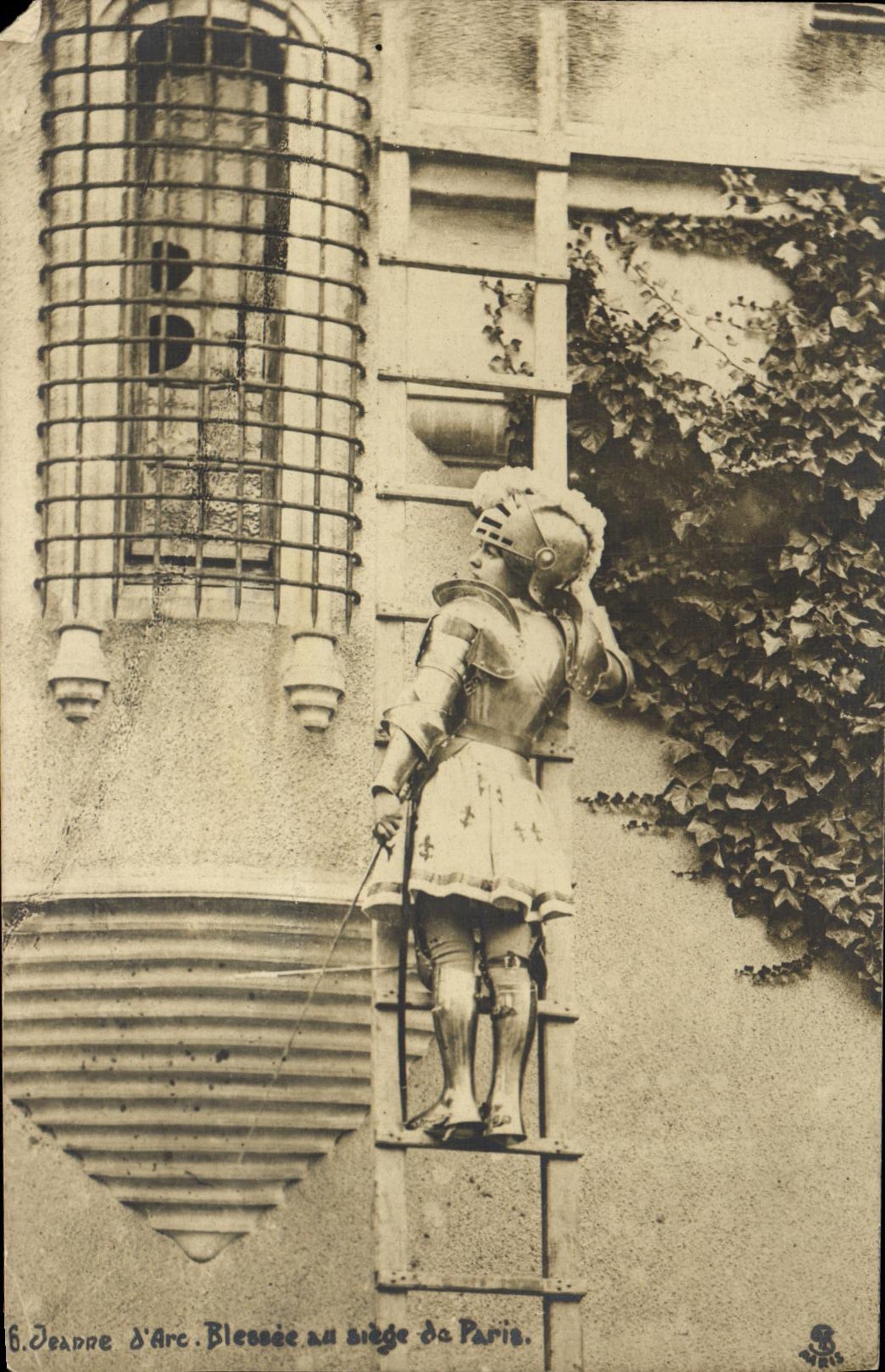 CPA Jeanne d arc Blessee au siege de Paris 