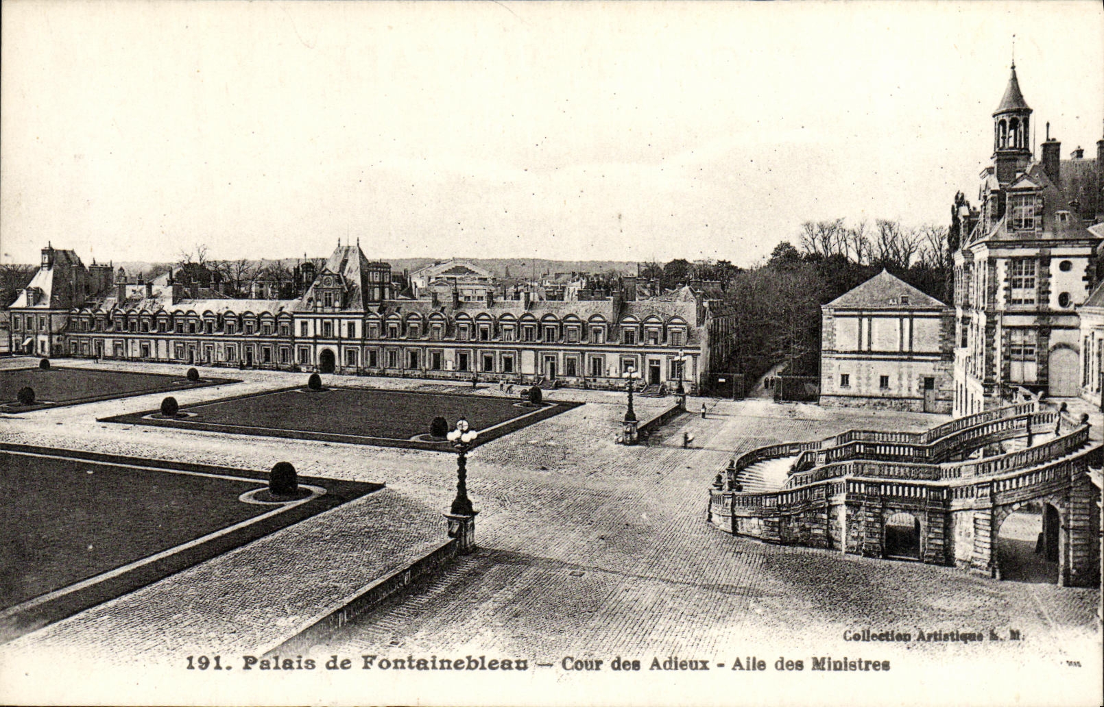 CPA Palais de Fontainebleau Cour des Adieux Allee des ministres