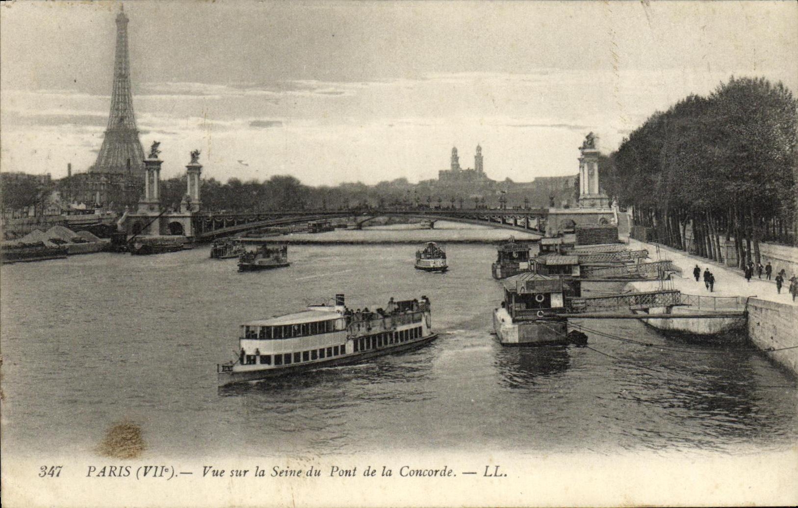 CPA Paris Vue Sur La Seine du De la Concorde Tour Eiffel Peniche 