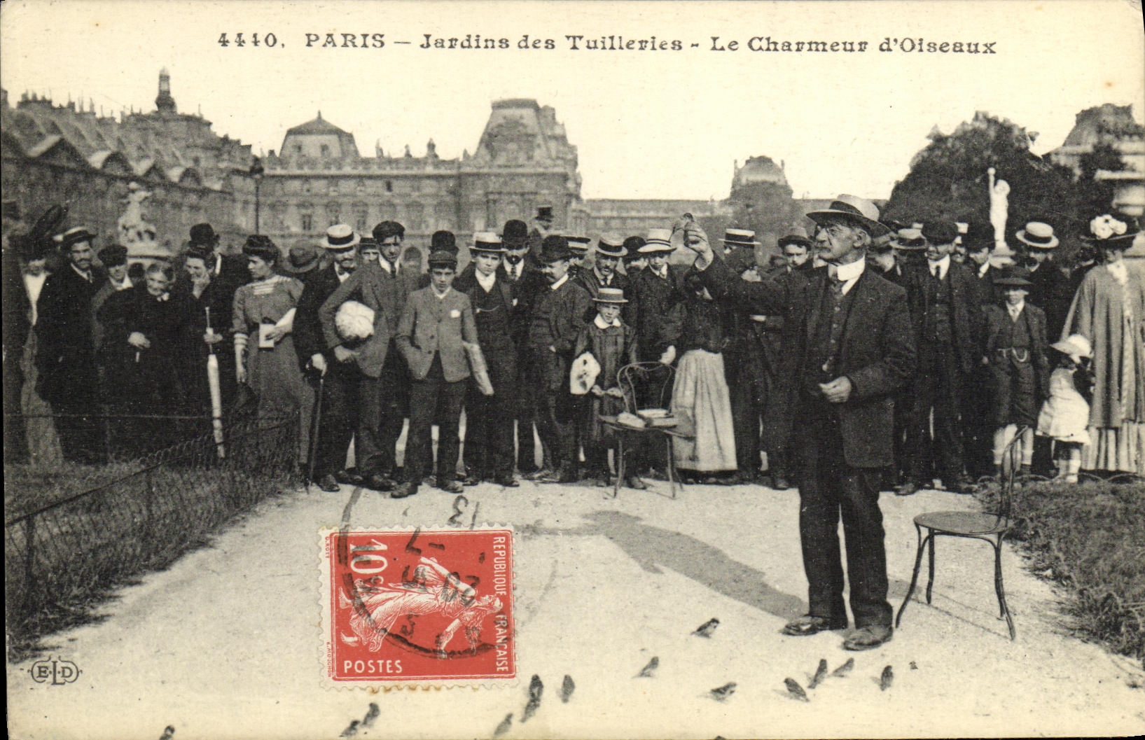 PARIS — Jardins des Tuileries — Le Charmeur d'Oiseaux — Éditeur E.D. n°4440