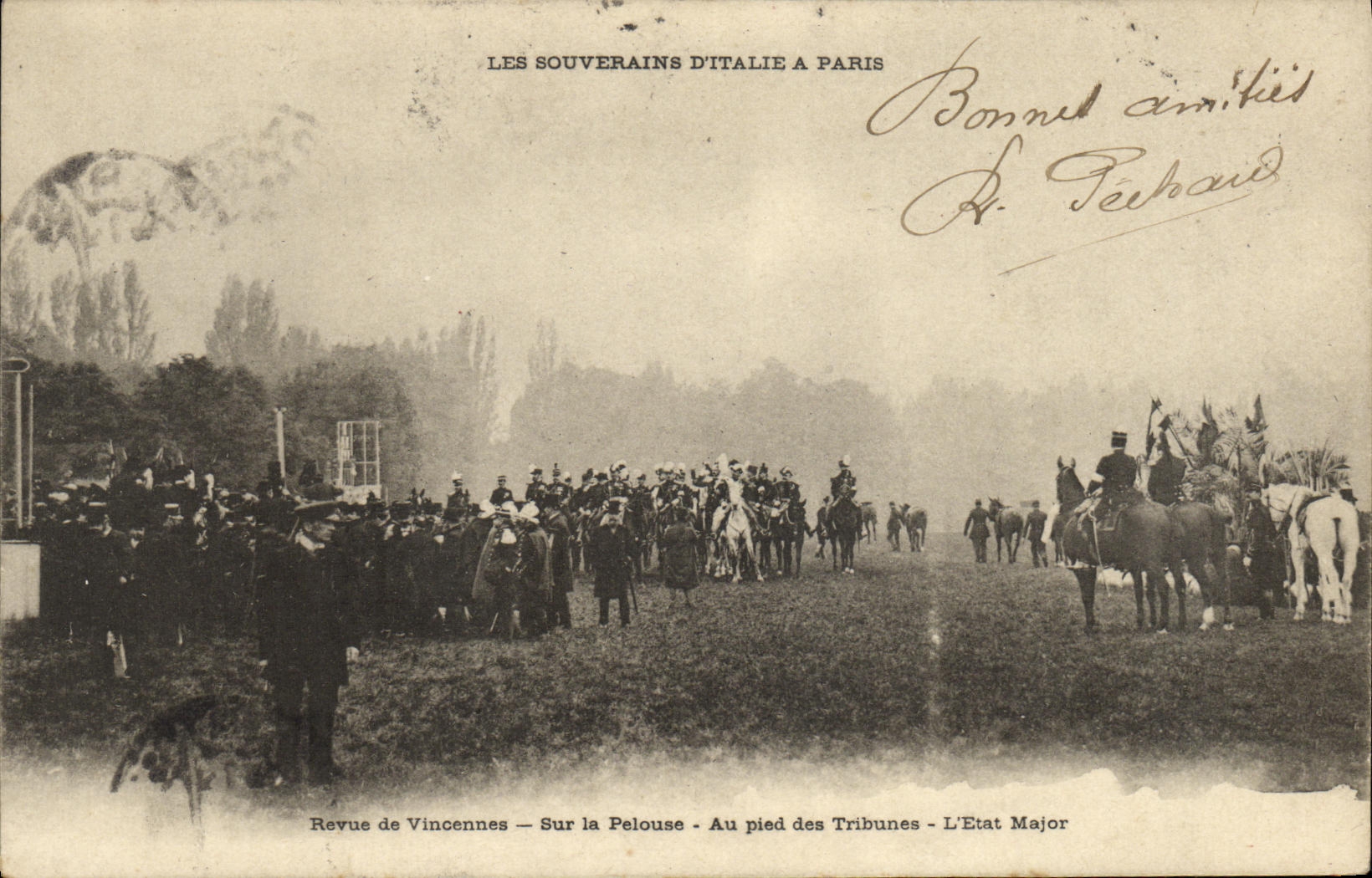 Les Souverains d'Italie à Paris — Revue de Vincennes — Sur la Pelouse — Au pied des Tribunes — L'État Major