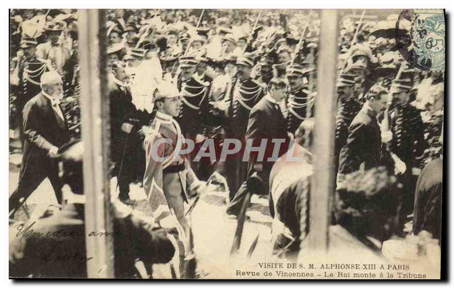 Visite de S.M. Alphonse XIII à Paris — Revue de Vincennes — Le Roi monte à la Tribune