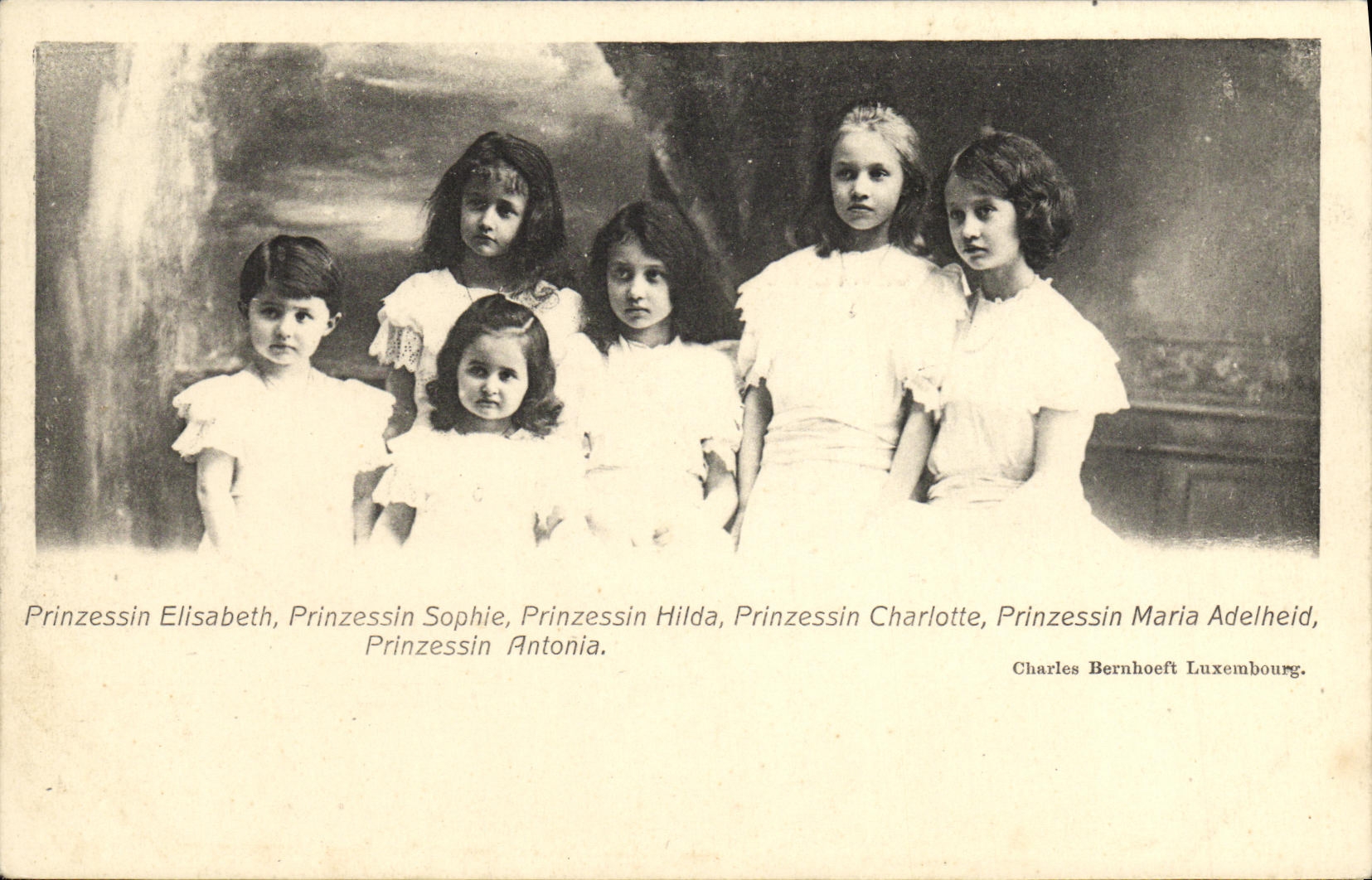 Cinq princesses de Luxembourg — Charles Bernhoeft Luxembourgeois — n° de série non visible