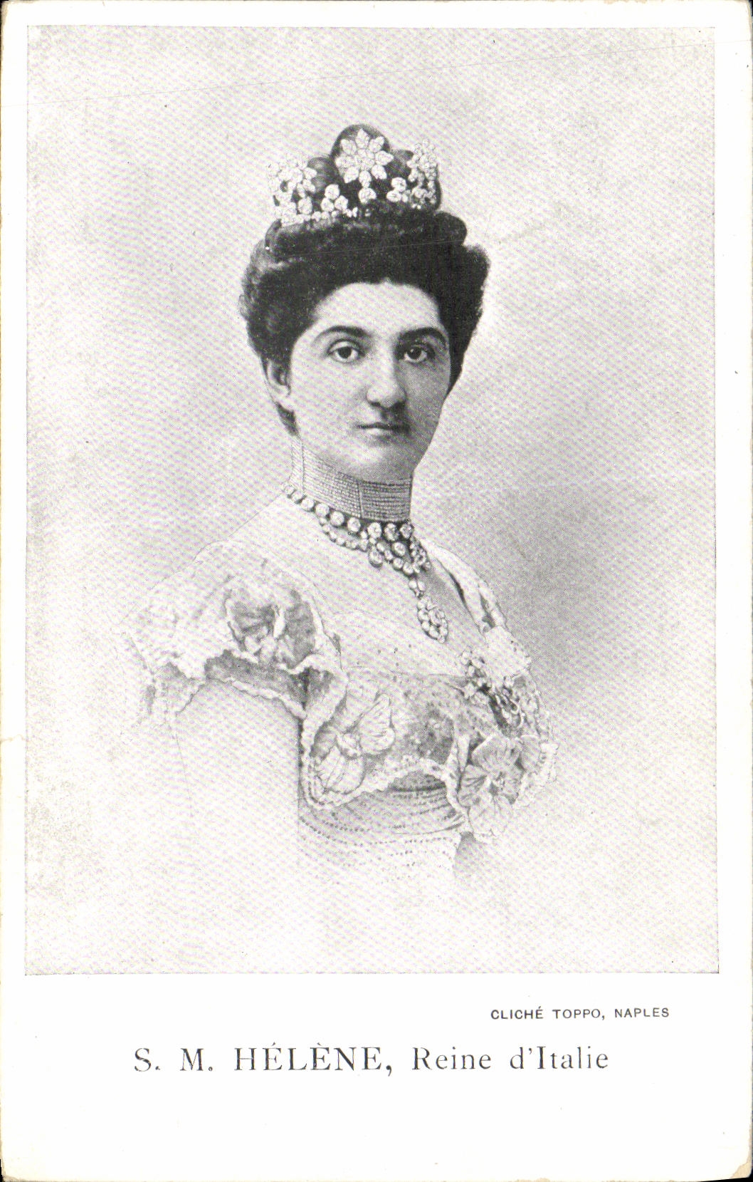 S.M. HÉLÈNE, Reine d'Italie — portrait en noir et blanc — cliché Toppo, Naples