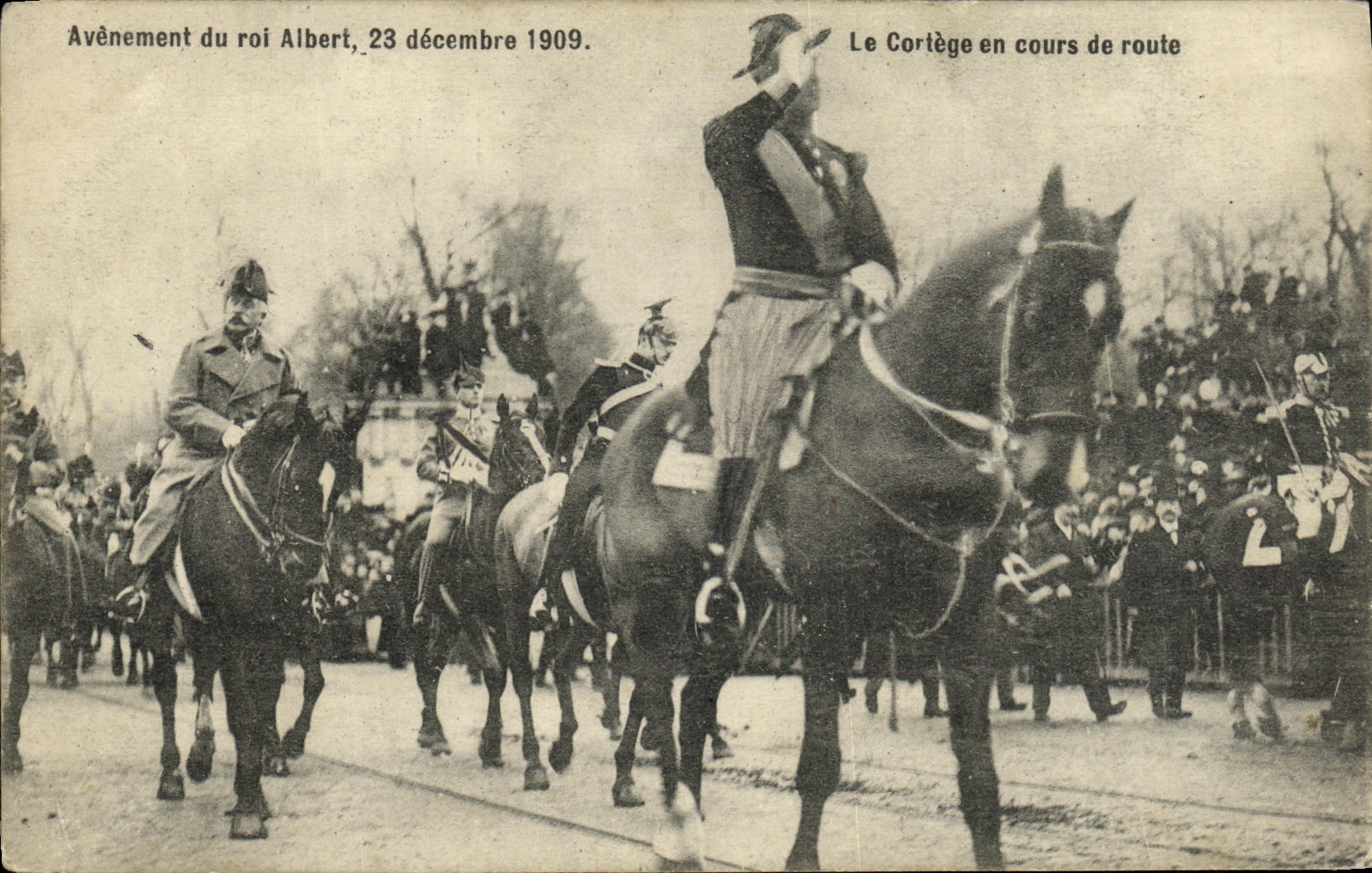 CPA Avenement du Roi Albert 23 decembre 1909 Le cortege en cours de route