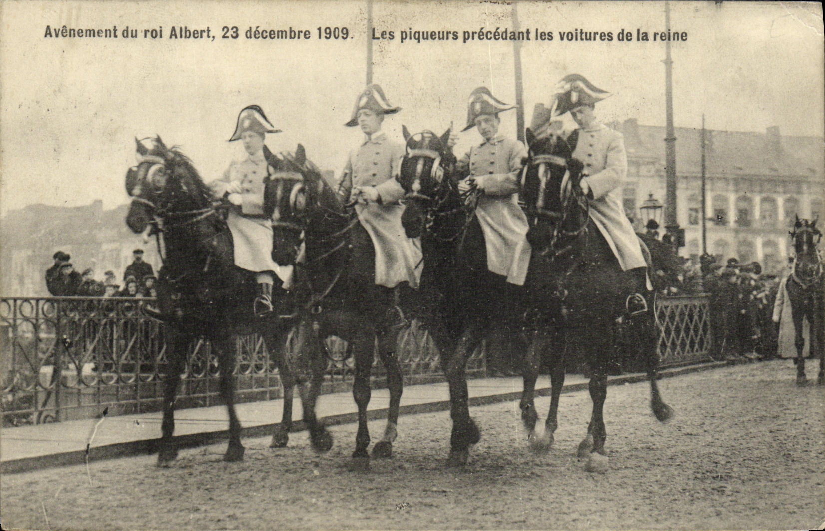Avènement du roi Albert, 23 décembre 1909 — Les piqueurs précédant les voitures de la reine