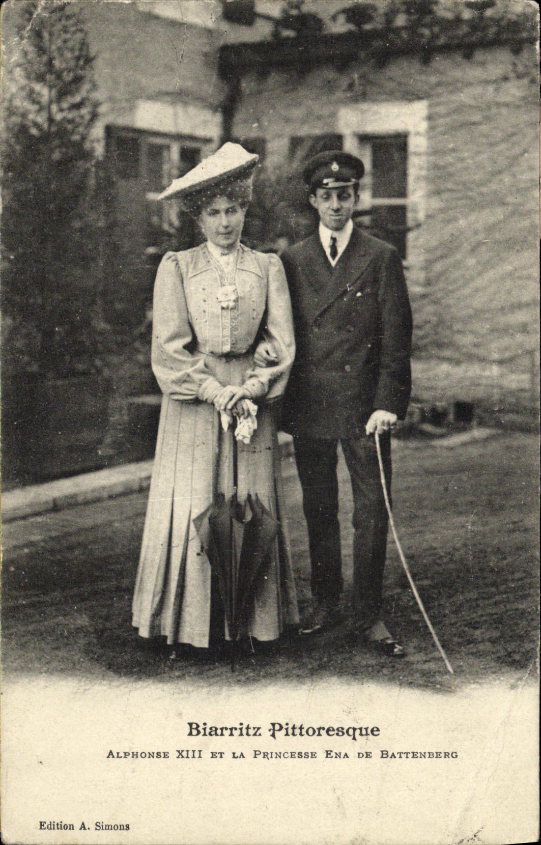 CPA Biarritz Pittoresque Alphonse XIII et la princesse Ena de Battenberg