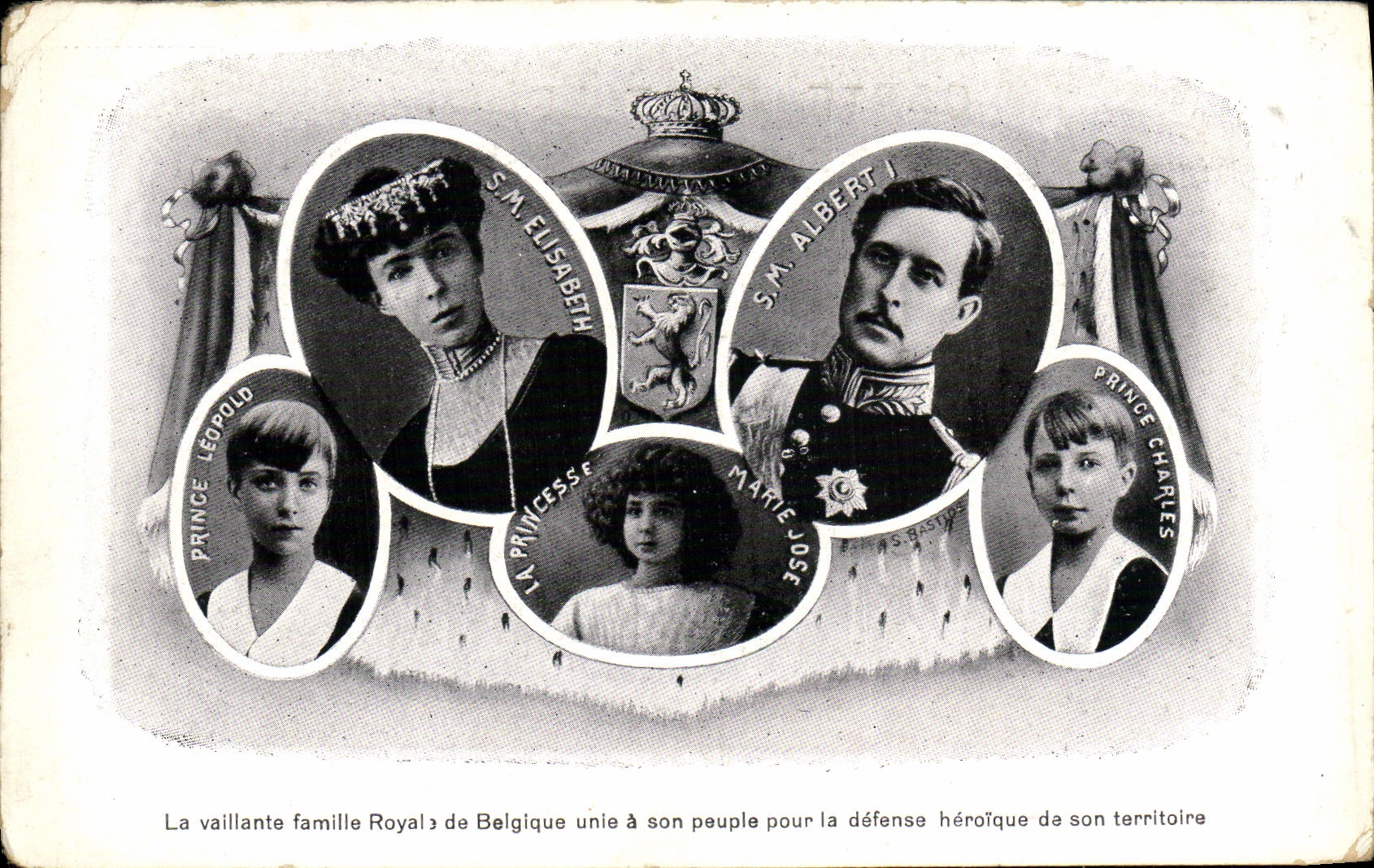 CPA La vaillante famille royale de Belgique