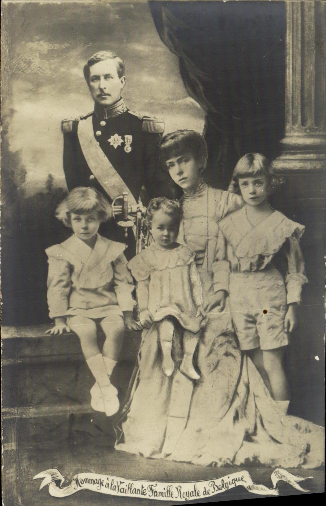 Hommage à la Vaillante Famille Royale de Belgique — sans éditeur ni numéro visible