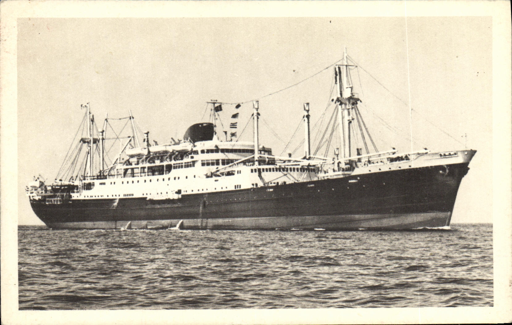 Les Paquebots mixtes "CALÉDONIEN" "TAHITIEN" — de la Compagnie des Messageries Maritimes — éditeur Imp. Transatlantique, Paris