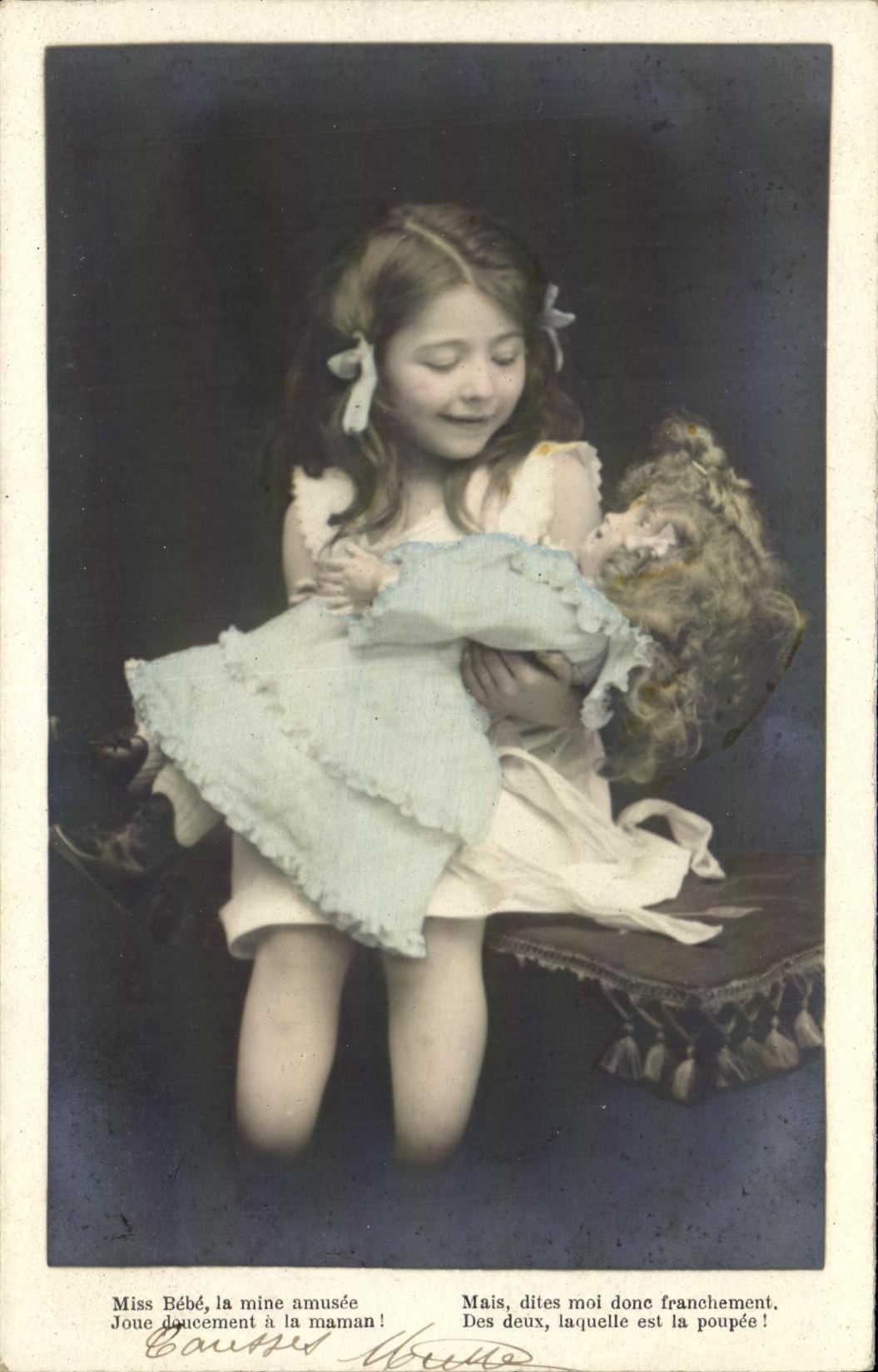 CPA Fantaisie Enfant Poupee