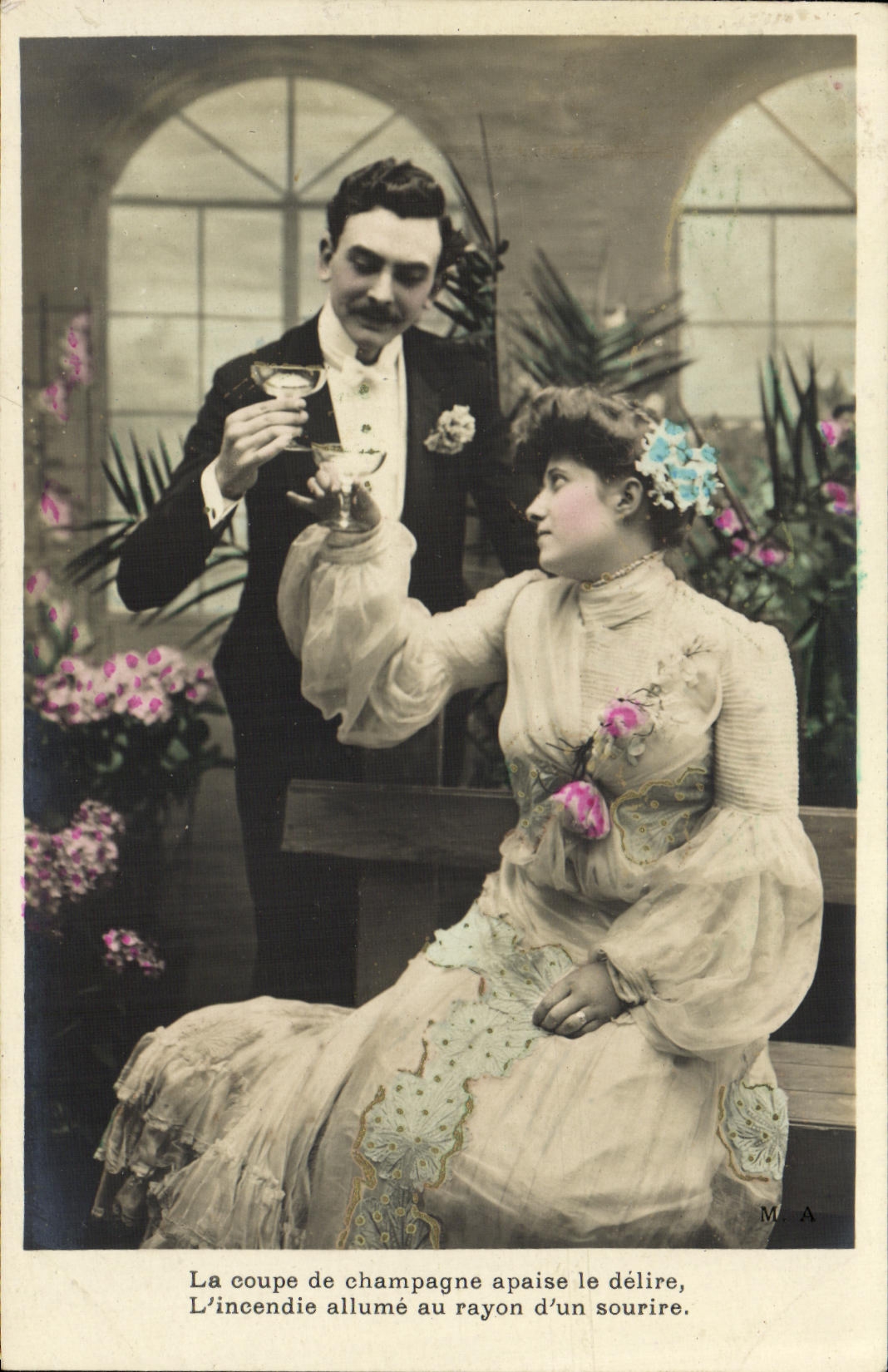 Couple buvant du champagne — M.A. — éditeur M.A. n° de série non visible