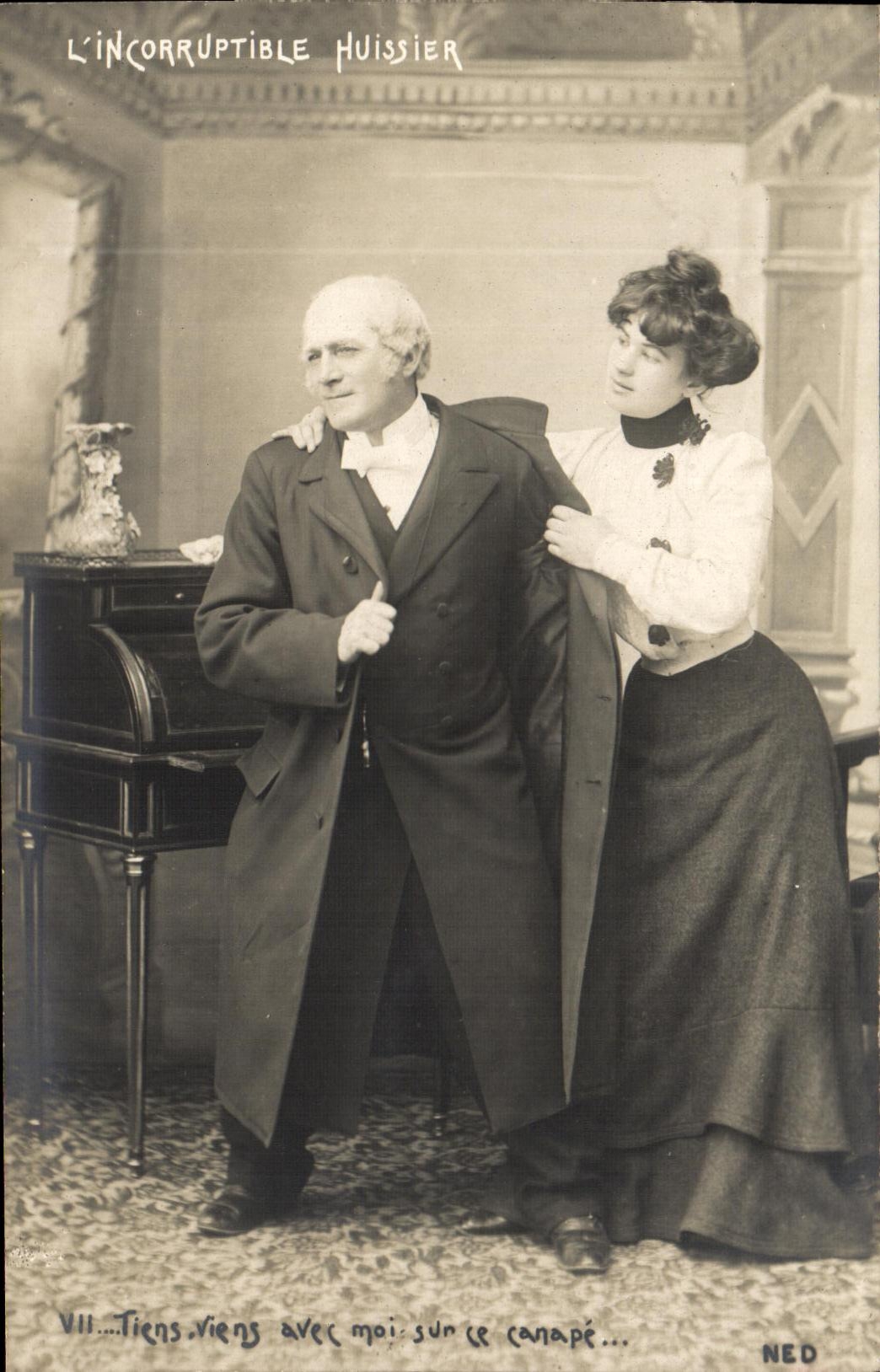 L'Incorruptible Huissier — scène de théâtre — NED