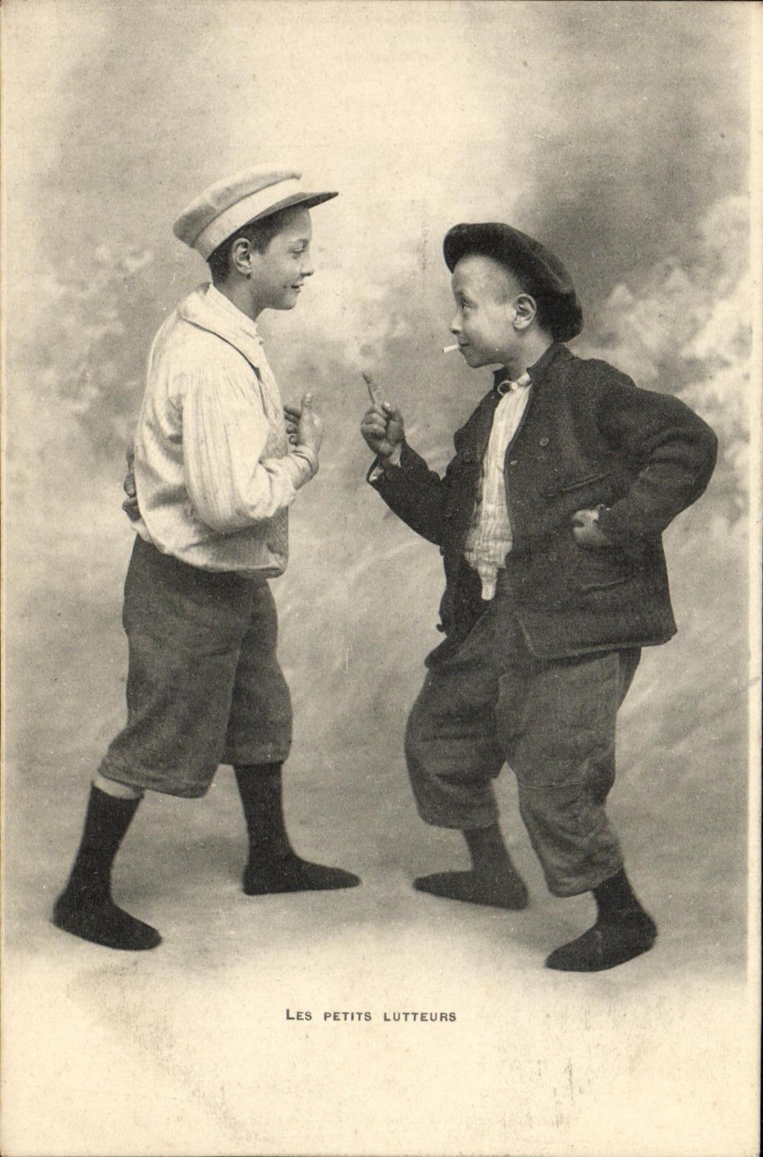 CPA Fantaisie Enfants Les petits lutteurs Lutte