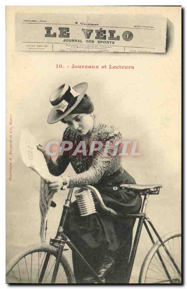 Femme sur vélo lisant un journal — Le Vélo, Journal des Sports — Phototype A. Bourgant-et-Cie, Nancy
