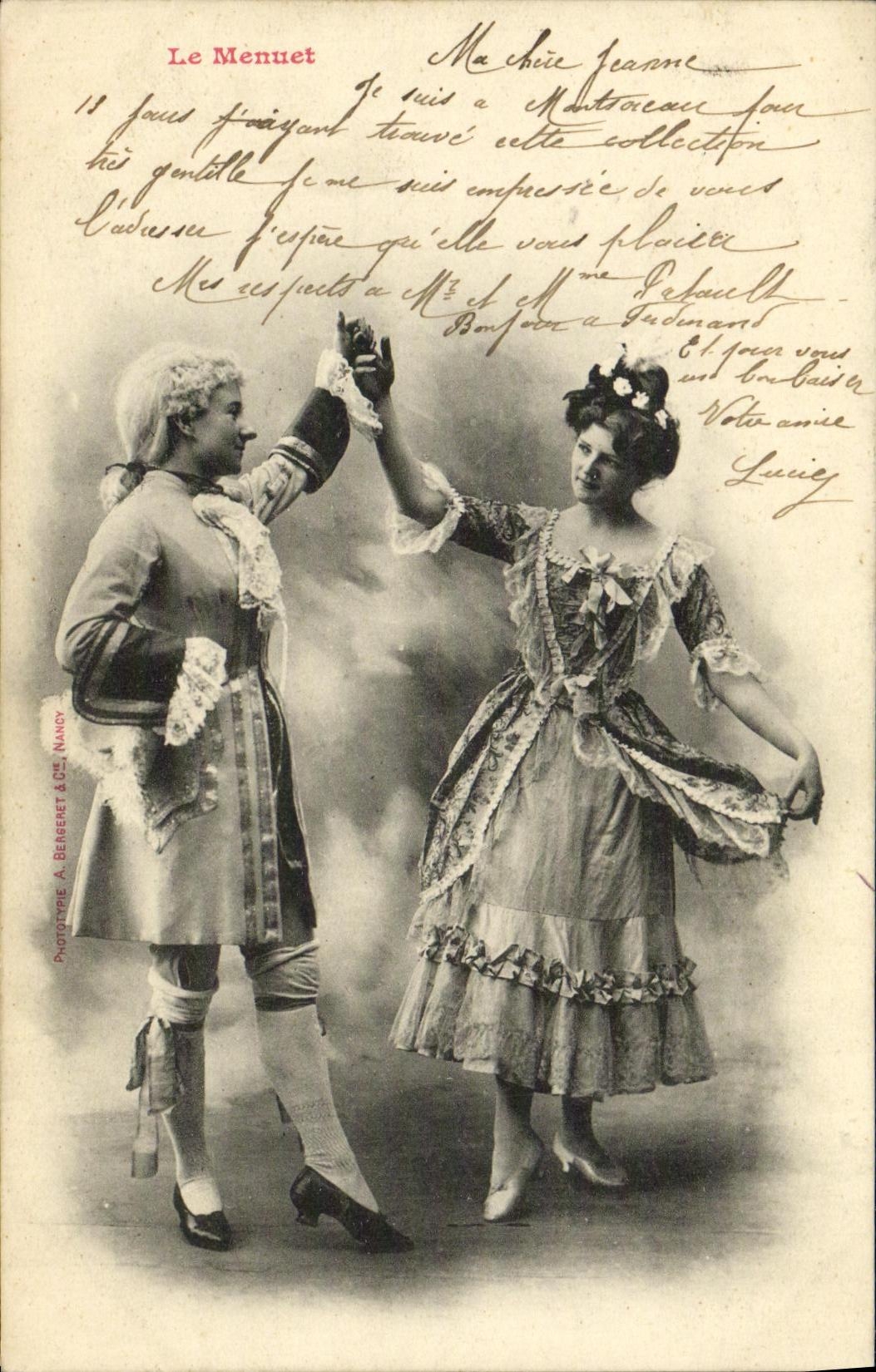 Dos bailarines en traje de época — El Menuet — Fototipia A. Bergeret & Cie, Nancy