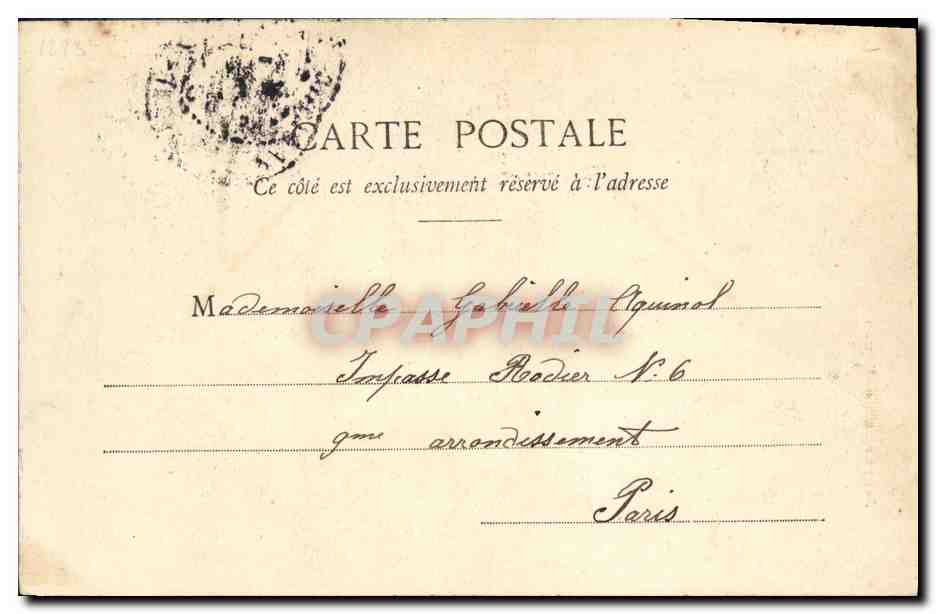 Femme lisant un journal — Journaux Comiques — Phototypie A. Benement & Cie — Reverso