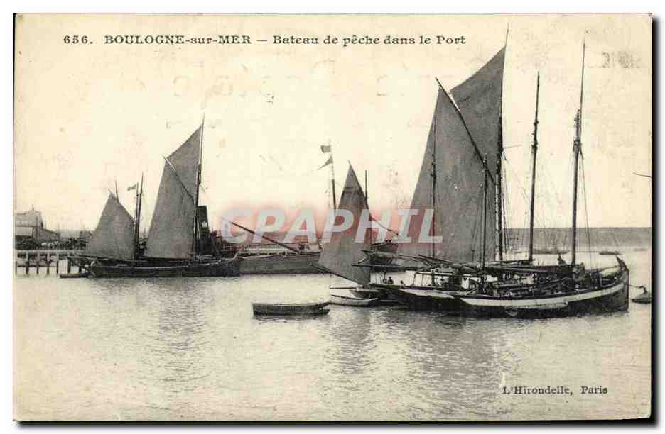 CPA Boulogne sur mer Bateau de peche dans le port Bateau 