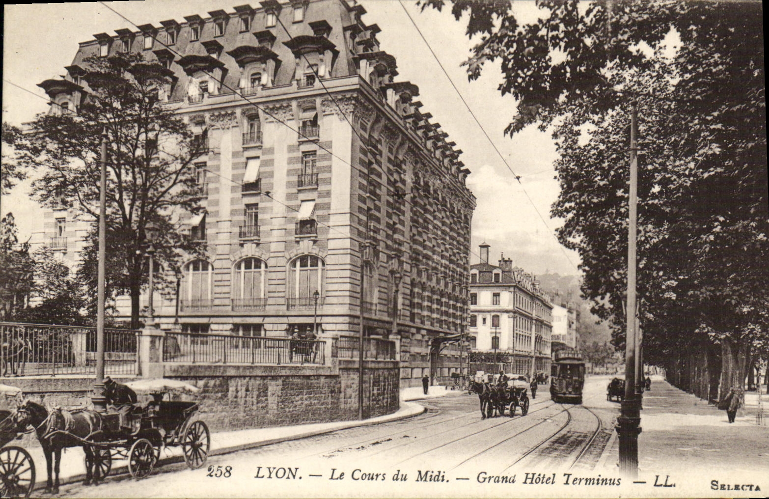 LYON — Le Cours du Midi — Grand Hôtel Terminus — LL. — Selecta