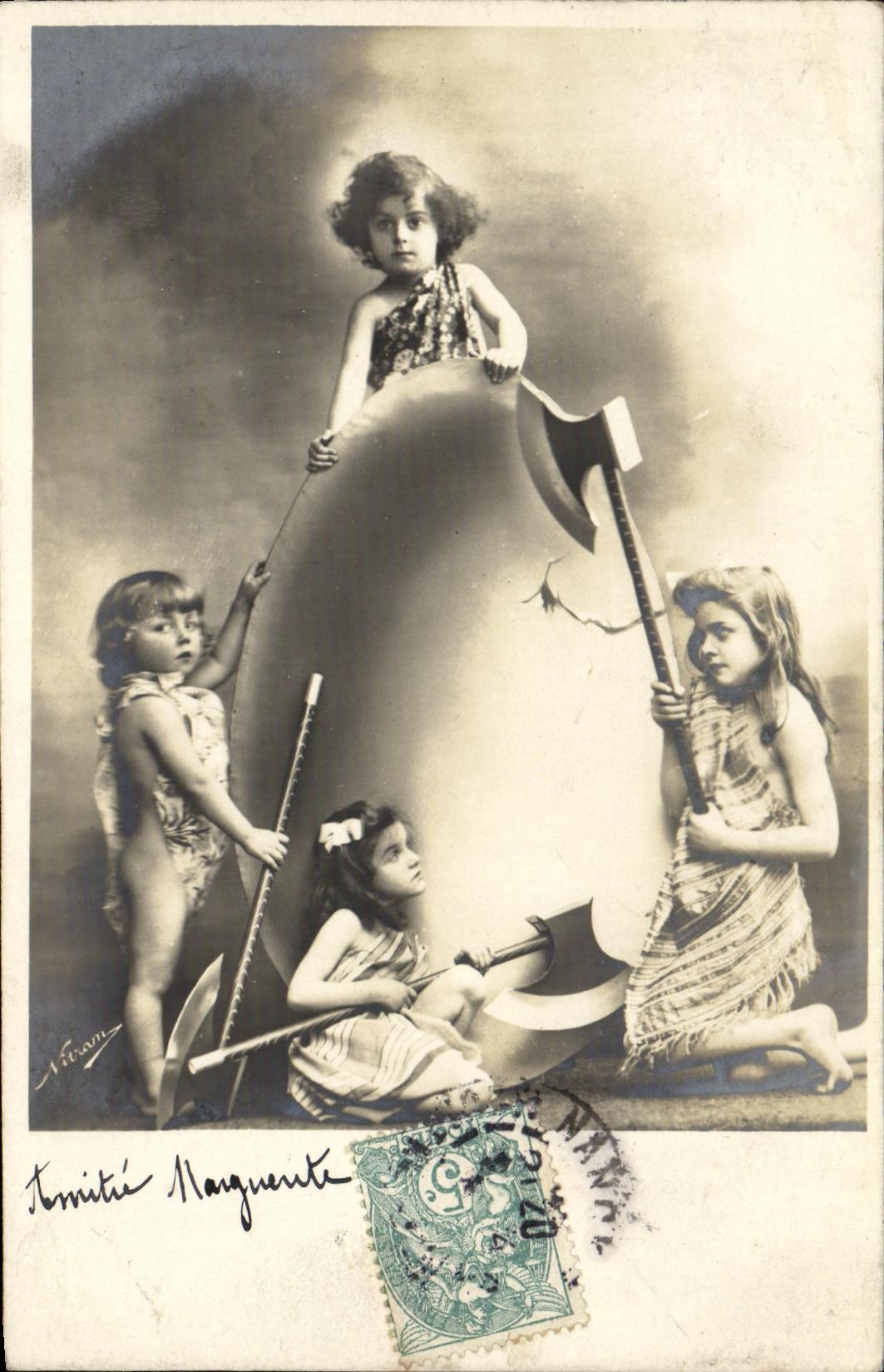 CPA Fantaisie Enfants Oeuf