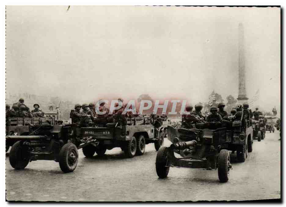 CPM Artillerie americaine Place de la Concorde Paris