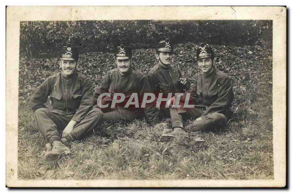 CARTE PHOTO Soldats Militaria numero 7 sur le kepi 