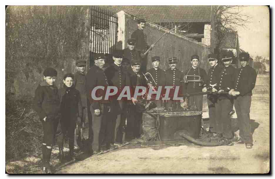 CARTE PHOTO Soldats Militaria Trompettes Sapeurs Machine 