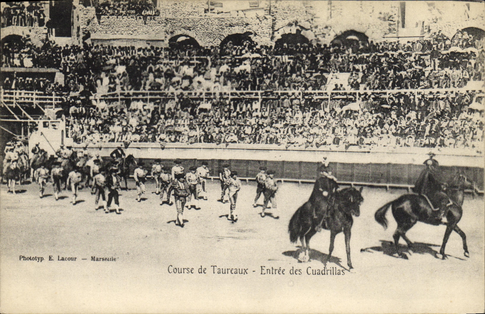 Course de Taureaux - Entrée des Cuadrillas — Phototyp. E. Lacour — Marseille