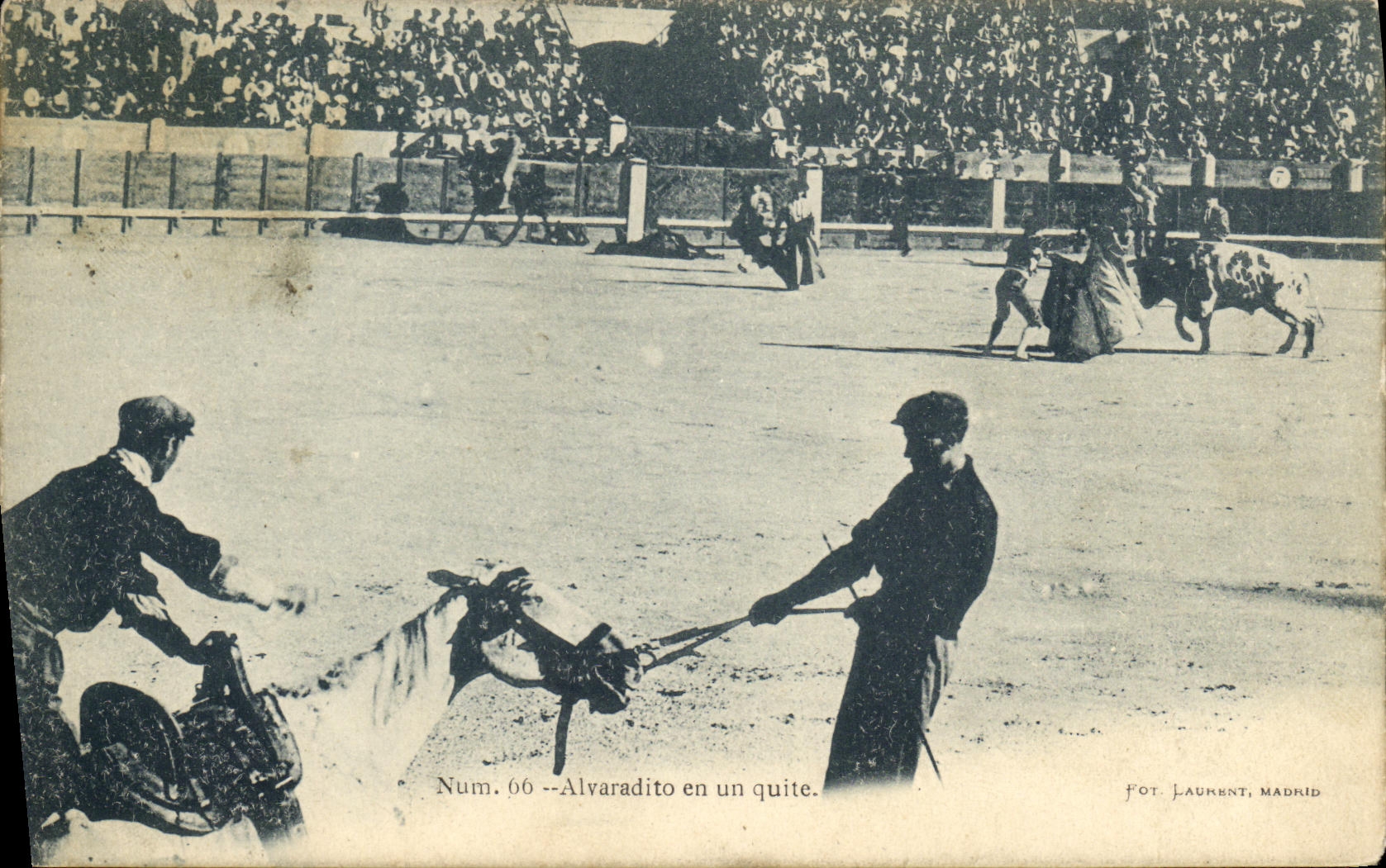Alvaradito en un quite — Num. 66 — Fot. Laurent, Madrid