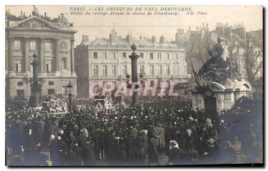 CPA Enterrement de Paul Deroulede 3 fevrier 1914 Les obseques Defile du cortege devant la statue de Strasbourg
