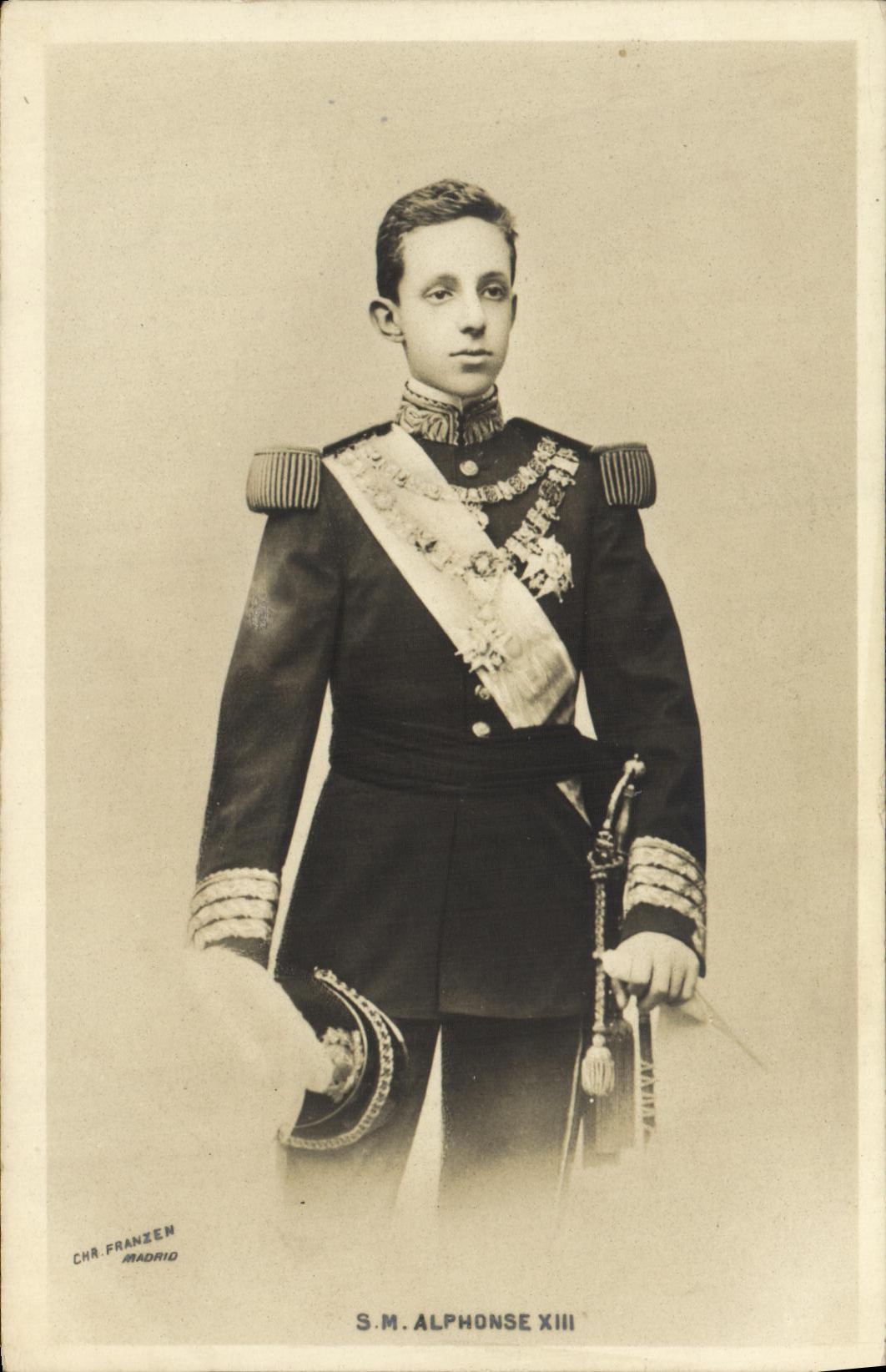 S.M. Alphonse XIII — portrait en uniforme — CHR. FRANZEN MADRID
