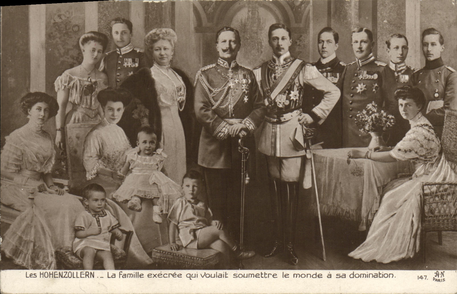 Les Hohenzollern — La famille exécrée qui voulait soumettre le monde à sa domination — F. Royer, Paris, N° 147