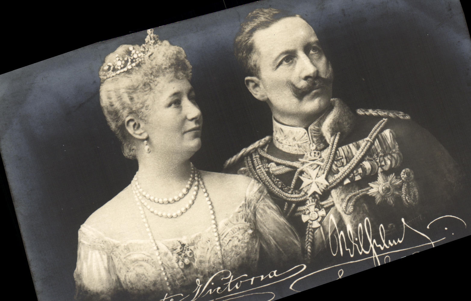 Empereur Guillaume II et impératrice Victoria de Russie — photographie signée — éditeur inconnu