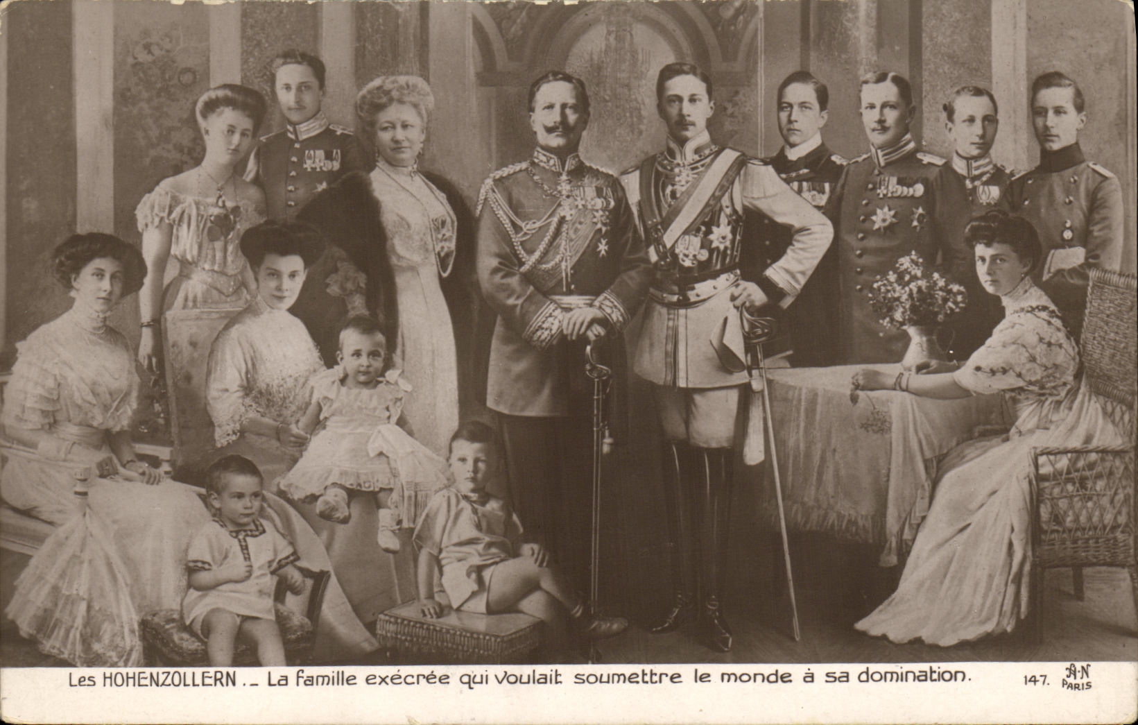 Les Hohenzollern — La famille exécrée qui voulait soumettre le monde à sa domination — A. NOYER, Paris, N° 147