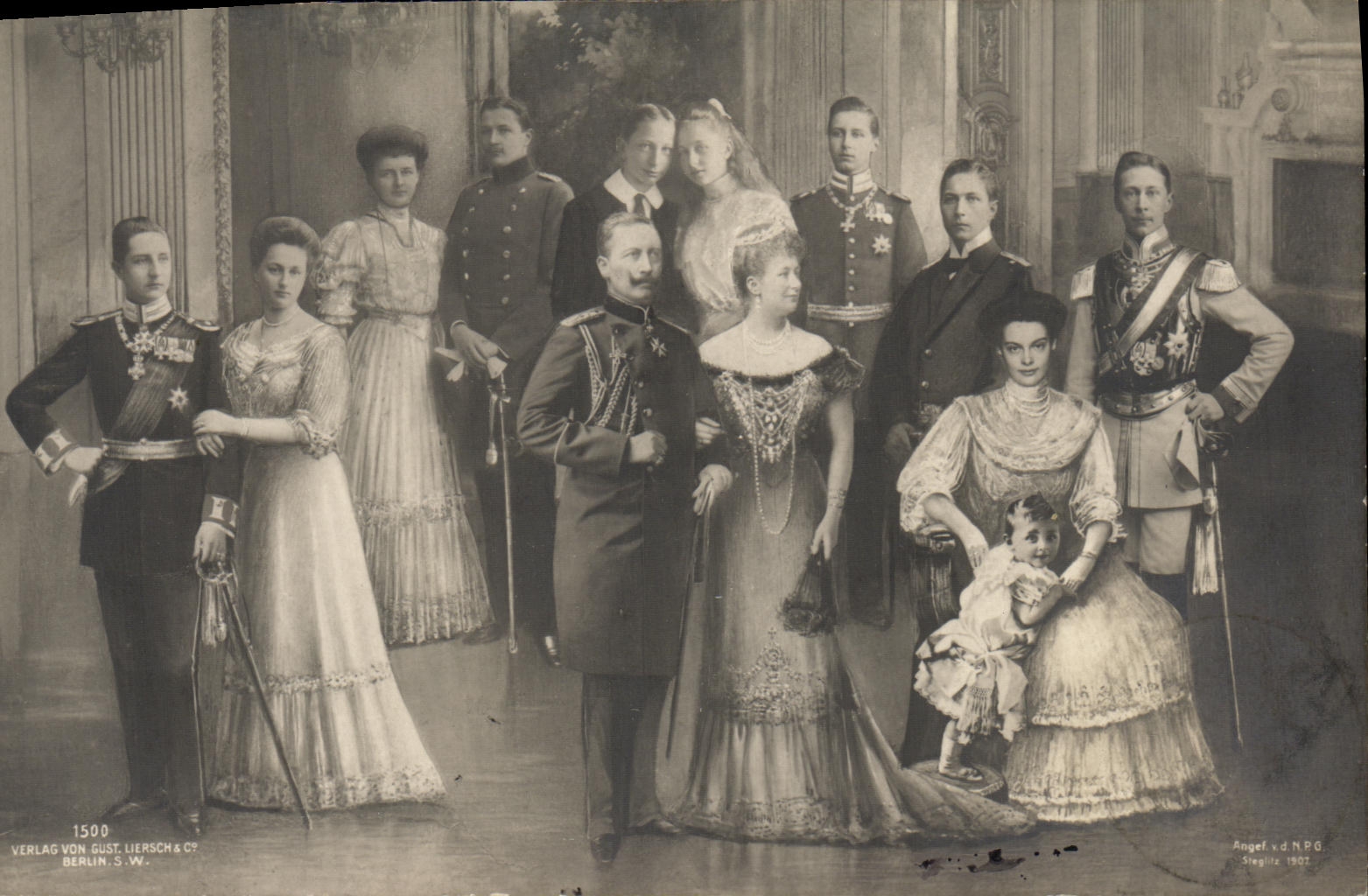 Famille impériale russe — portrait officiel — Verlag von Gust. Liersch & C°, Berlin S.W., n°1500