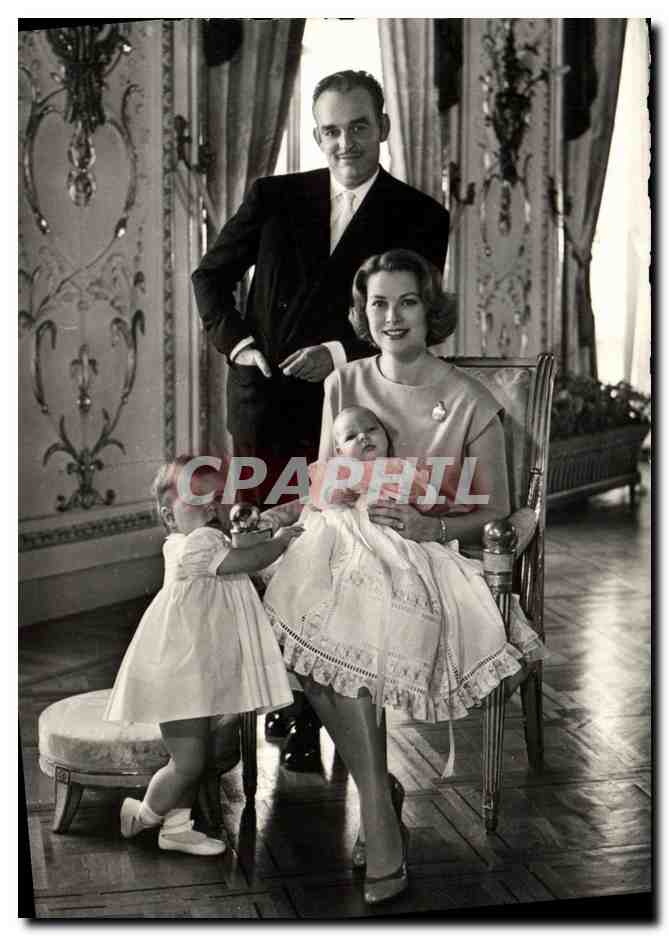 Famille royale de Monaco — Prince Rainier III, Princesse Grace, Prince Albert, Princesse Caroline — éditeur Cliché Archives du Prince Rainier III