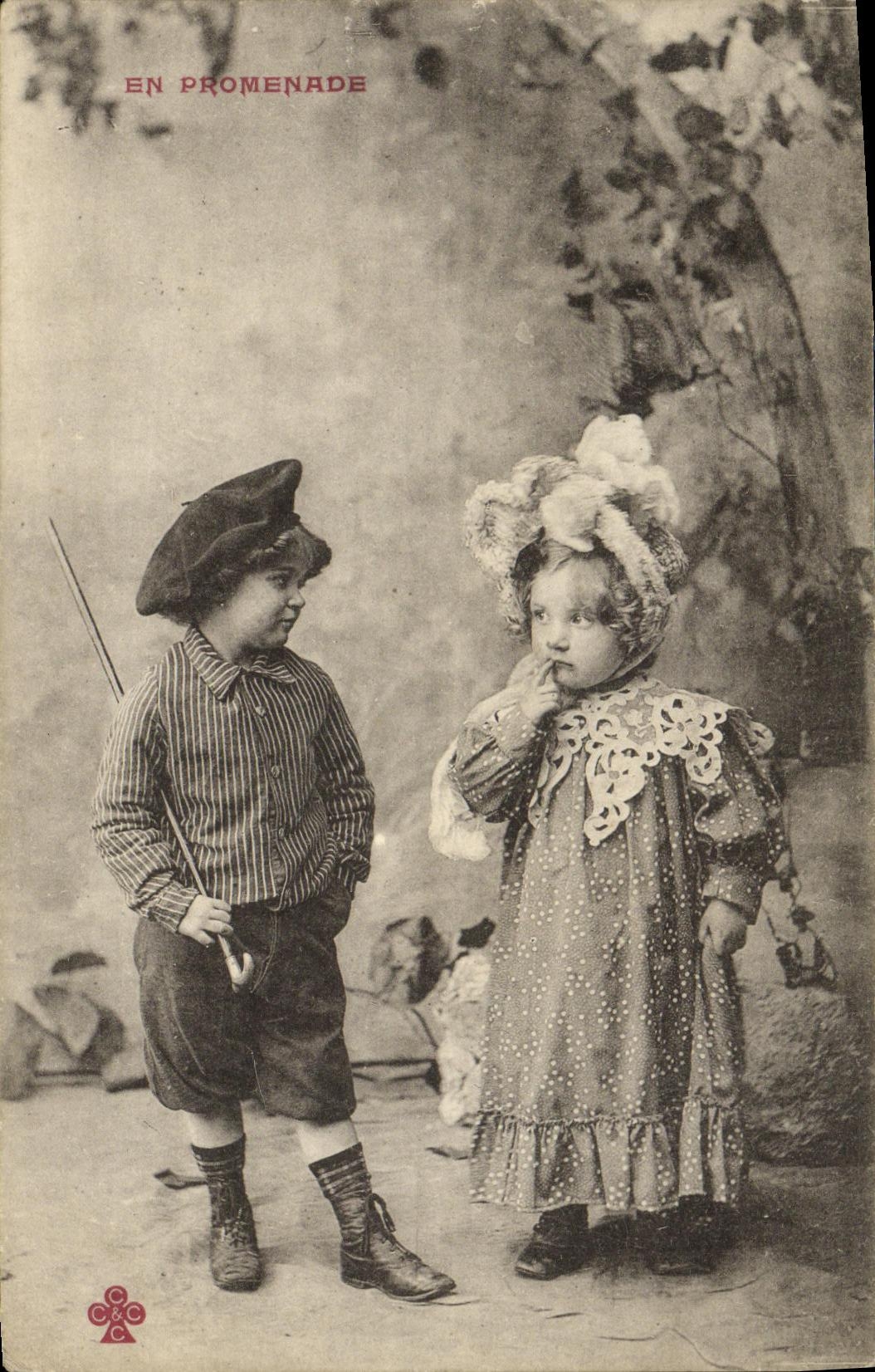 CPA Fantaisie Enfants en promenade