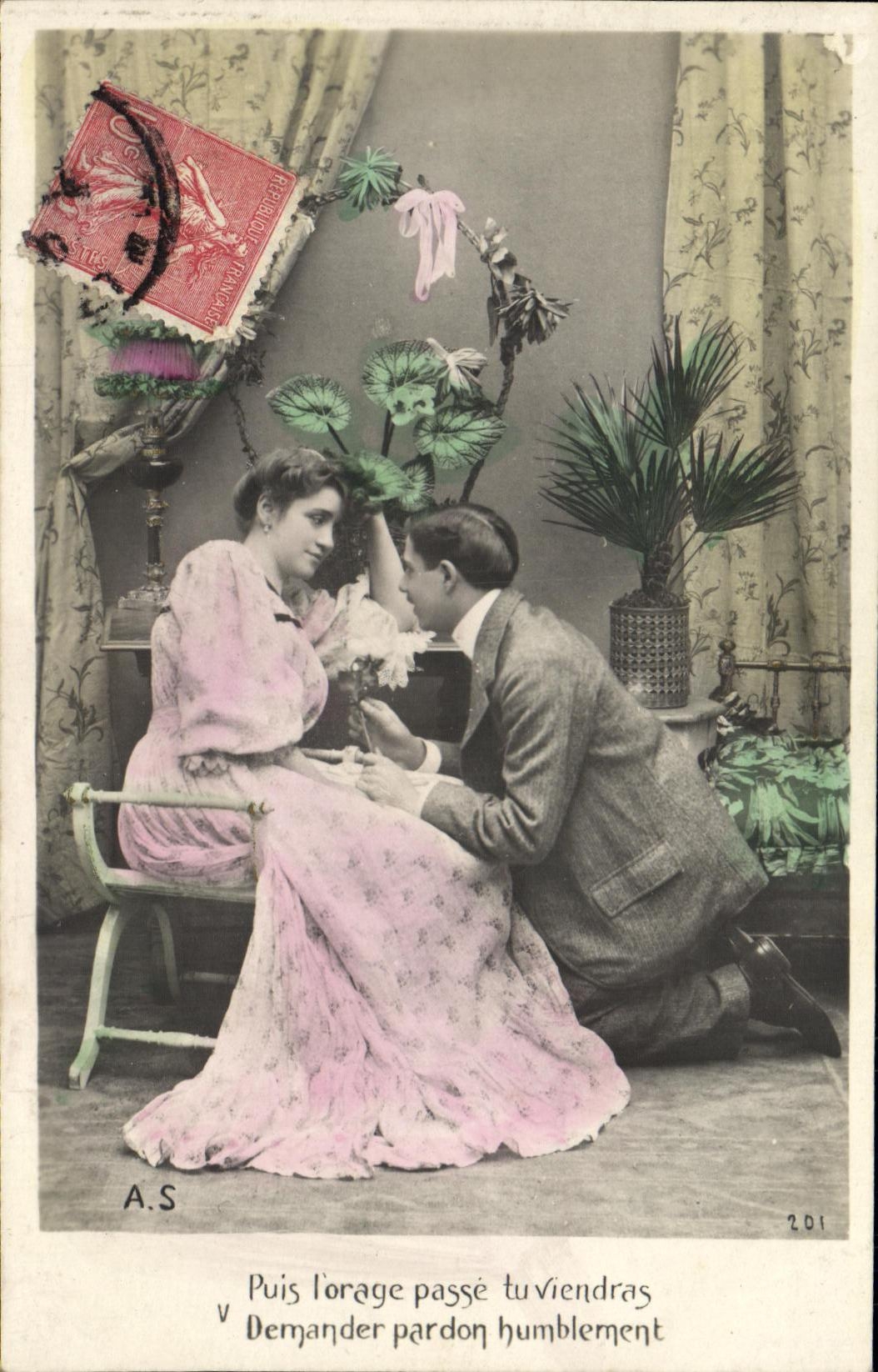 Jeune couple dans un intérieur — scène de demande en mariage — A.S. n°201