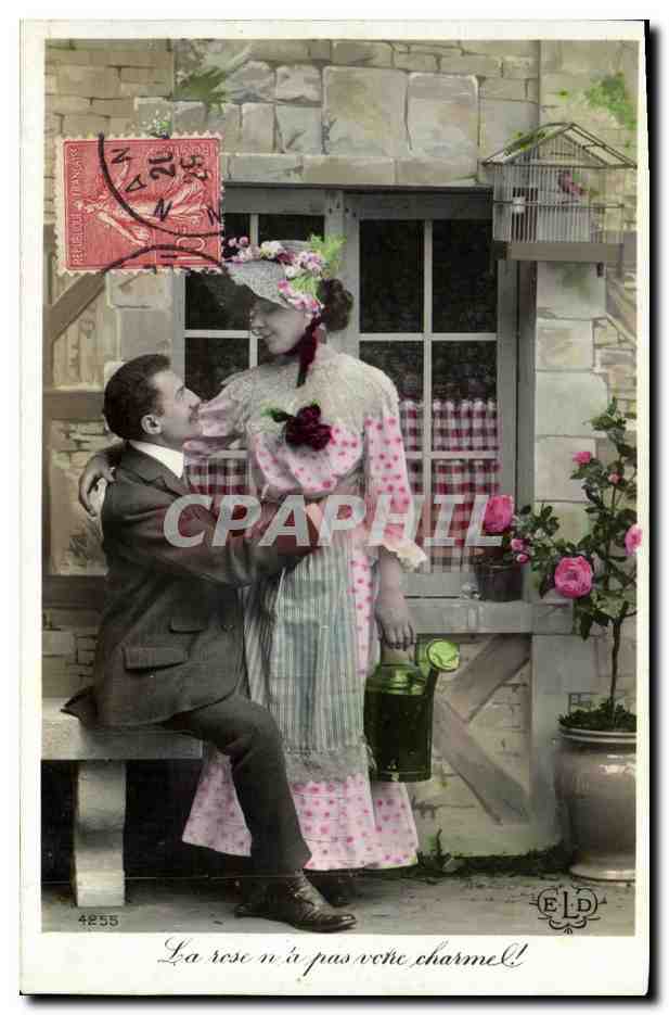 Un couple devant une maison — scène de courtoisie — ELD n°4255