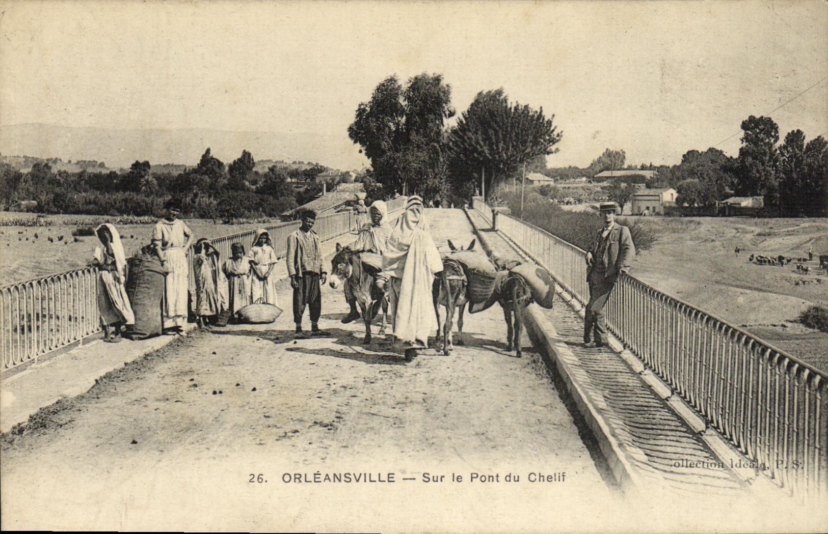 CPA Algerie Orleansville Sur le pont du Chelif