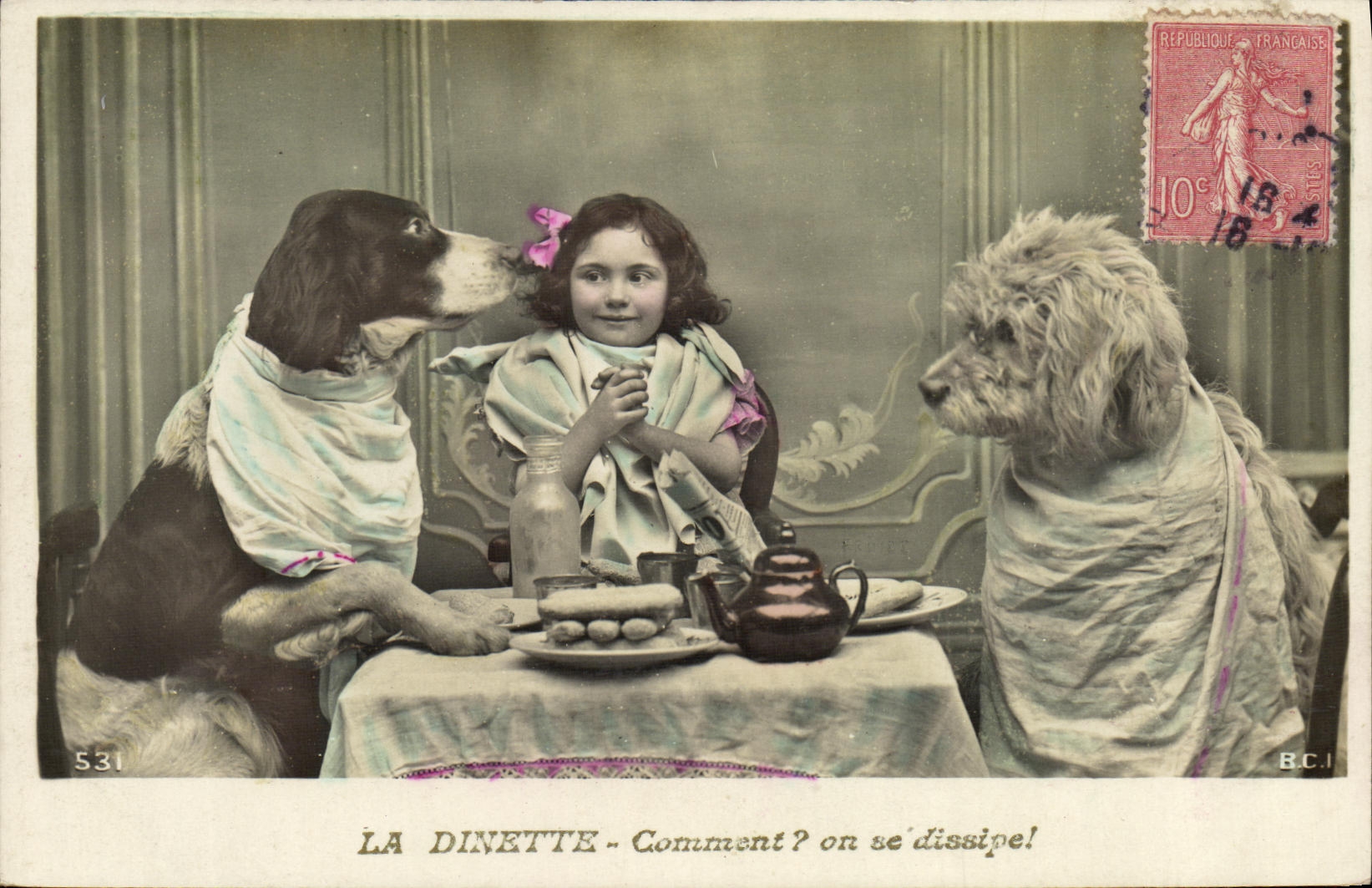 CPA Fantaisie Enfant Chiens