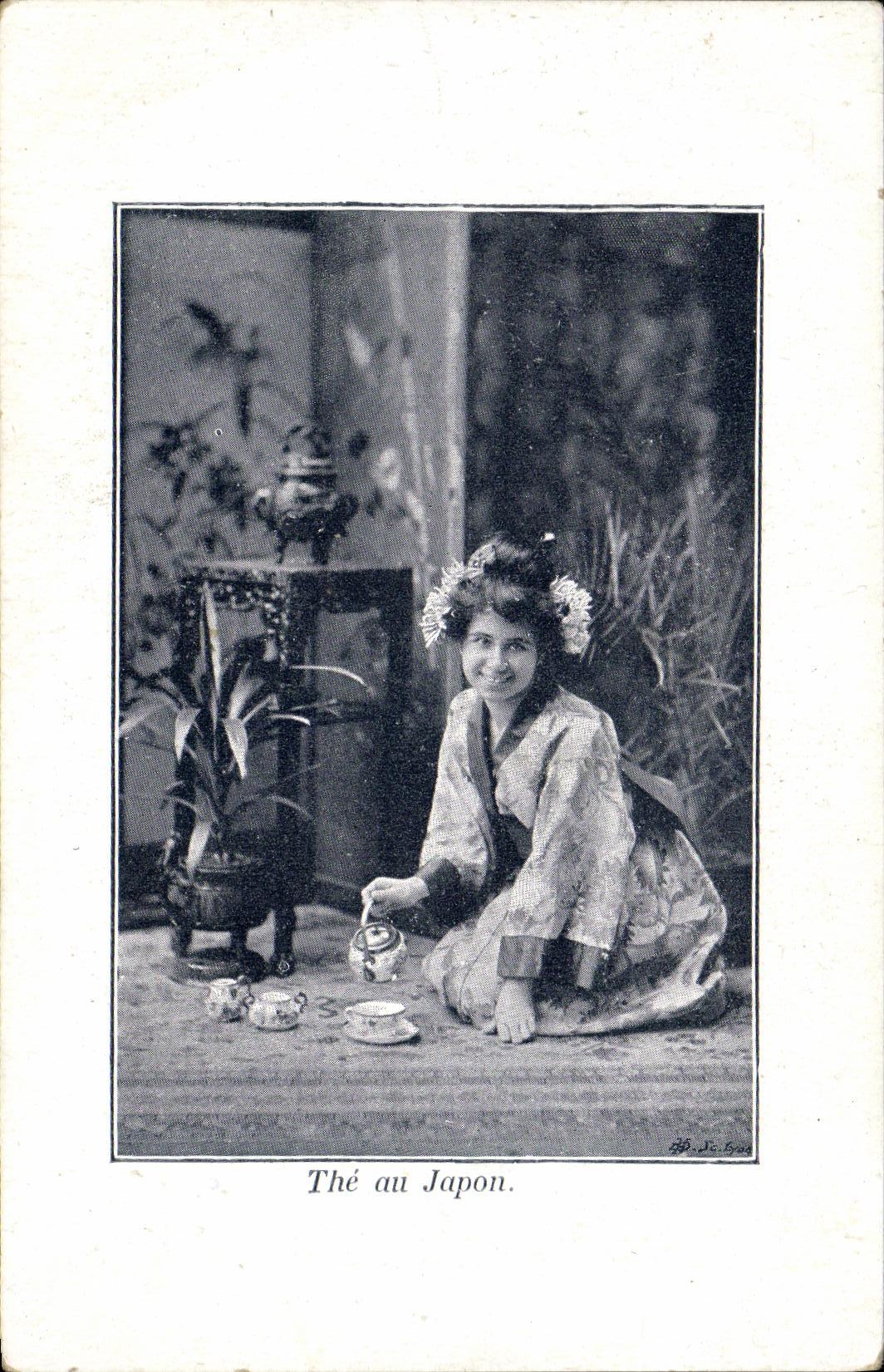 CPA Fantaisie Femme The au Japon Nippon