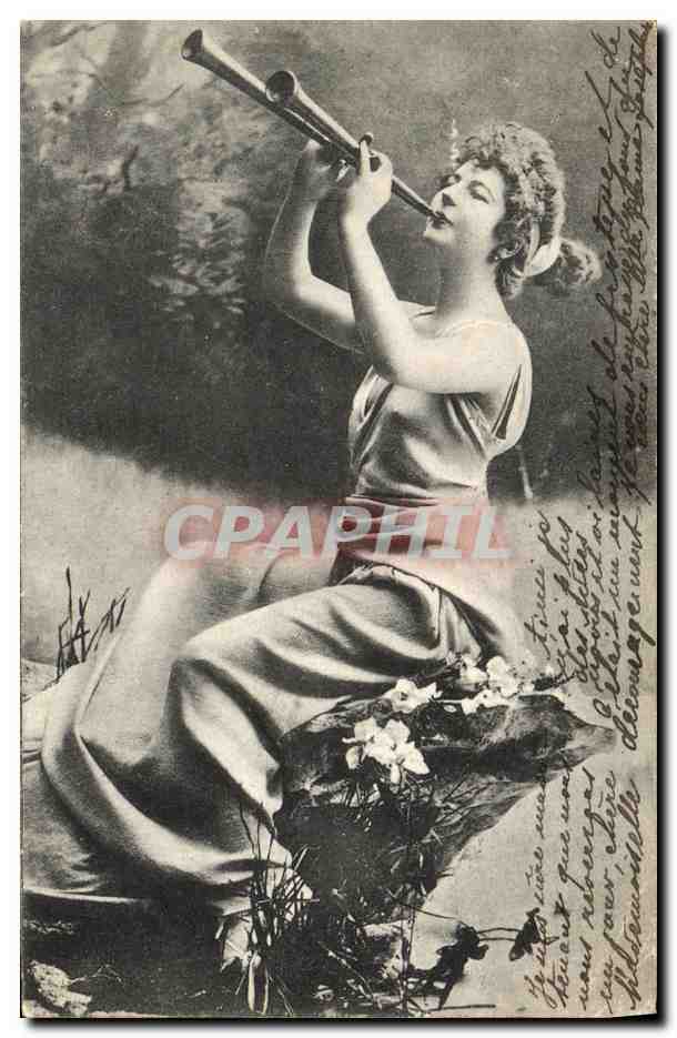Jeune femme jouant du cor — scène de nature — éditeur non identifié