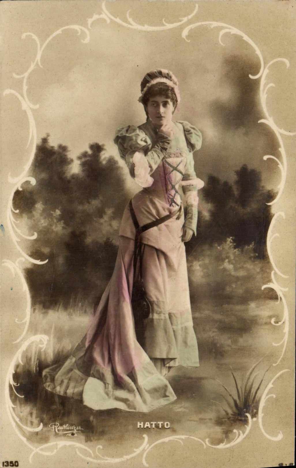 Femme en costume élégant — HATTO — Photographe Rautlouzer, n°1350