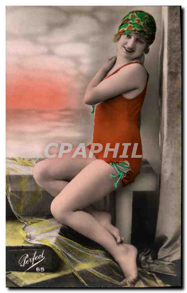 CPA Fantaisie Femme Maillot de bain 
