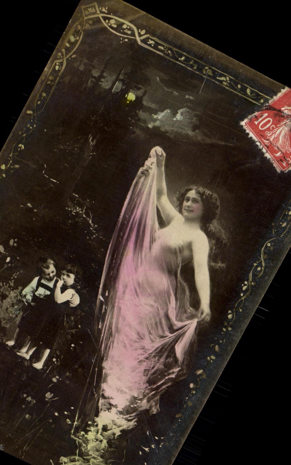 Femme en robe rose et deux enfants — scène nocturne — éditeur Oranotypie, série non visible
