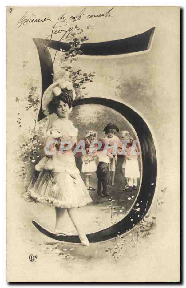 Femme en robe de bal — décor de grand chiffre 5 — éditeur C. Co. (C. Co.)